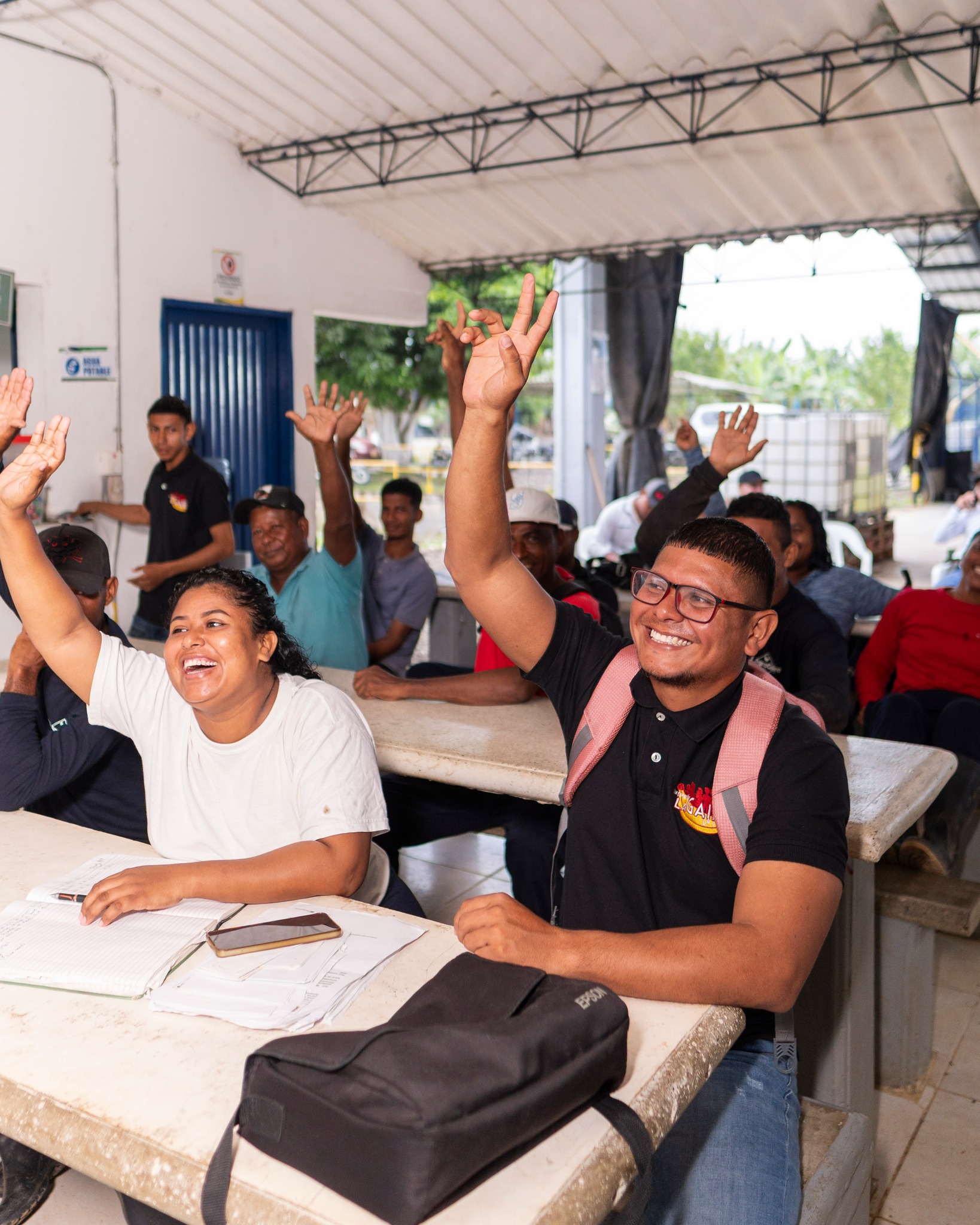 Vivimos nuestra Asamblea 2026, un espacio de encuentro, diálogo y transparencia donde compartimos el balance del trabajo realizado durante 2025.
Fue un momento para presentar los procesos desarrollados, las metas alcanzadas y los objetivos que, gracias al compromiso y al trabajo en equipo, logramos cumplir. Cada avance refleja el esfuerzo colectivo y la confianza que fortalece nuestro camino como organización.
Además, proyectamos lo que será este 2026, definiendo nuevos retos y reafirmando nuestra visión de crecimiento sostenible, bienestar para nuestros corporados y desarrollo para nuestra comunidad.
Seguimos construyendo juntos, con responsabilidad, claridad y propósito, un año lleno de oportunidades y nuevos logros.
Vivimos nuestra Asamblea 2026, un espacio de encuentro, diálogo y transparencia donde compartimos el balance del trabajo realizado durante 2025.
Fue un momento para presentar los procesos desarrollados, las metas alcanzadas y los objetivos que, gracias al compromiso y al trabajo en equipo, logramos cumplir. Cada avance refleja el esfuerzo colectivo y la confianza que fortalece nuestro camino como organización.
Además, proyectamos lo que será este 2026, definiendo nuevos retos y reafirmando nuestra visión de crecimiento sostenible, bienestar para nuestros corporados y desarrollo para nuestra comunidad.
Seguimos construyendo juntos, con responsabilidad, claridad y propósito, un año lleno de oportunidades y nuevos logros.
#Asamblea2026 #GestiónConTransparencia #TrabajoEnEquipo #ResultadosQueTransforman #CompromisoColectivo #CrecimientoSostenible #DesarrolloConPropósito #ComercioJusto #UnidadYProgreso #ConstruyendoFuturo