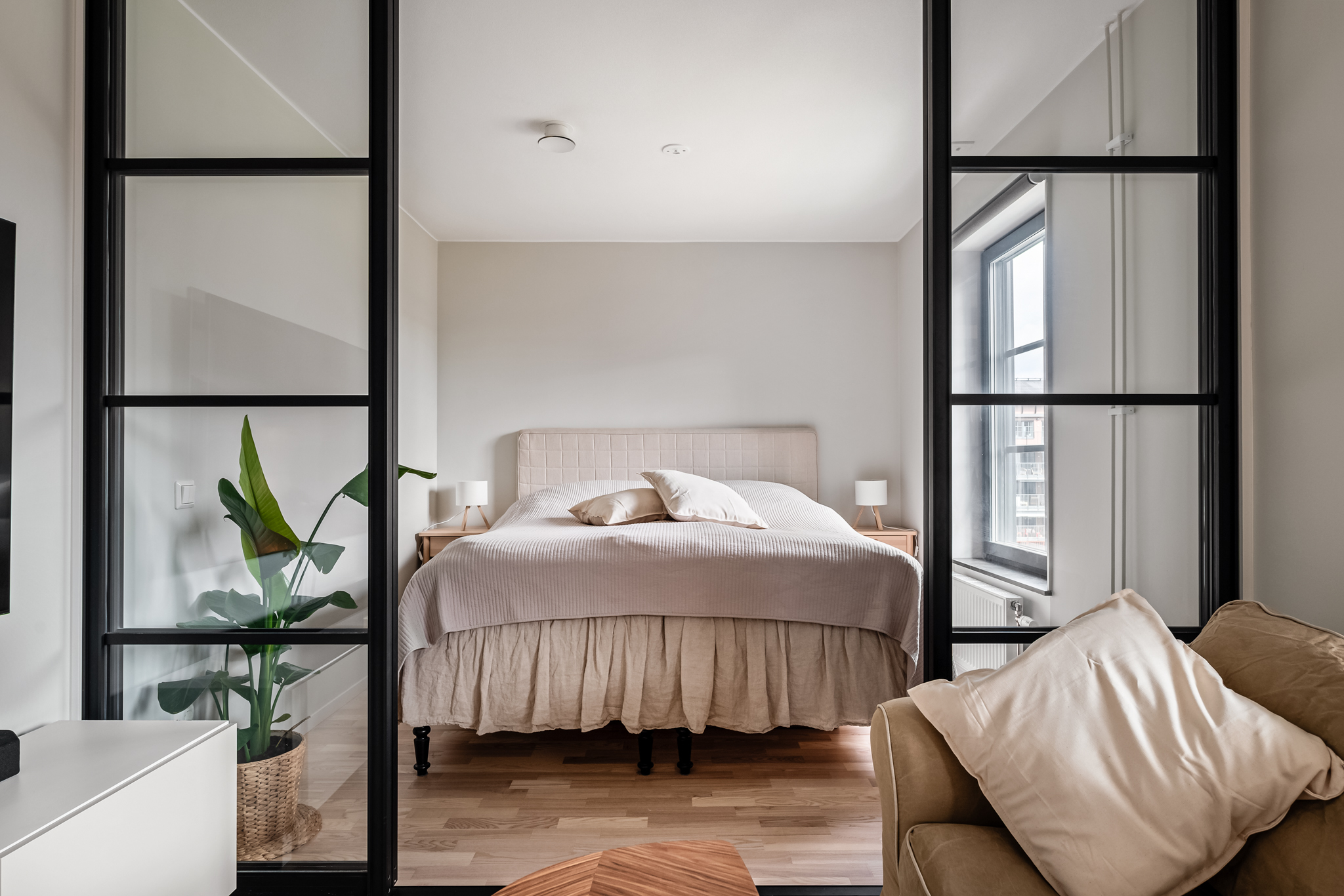 Verkstadsgatan, Umeå.
Fotad av @bildfab.se,
Redigerad av @chimli.se,
För @erikaonthemohv, @mohviumea
.
.
.
#bostadsfotograf #umeå #mäklarfotograf #interiorphotography #retusch #fastighetsfoto #interiordesign #scandinavianinterior #inredningsinspiration #homedecor #drömhem #interiorinspo #nordichome #interiörfoto #interiör #inredningsdetaljer #homestyling #interiordetails #homeinspo #realestatephotography #bostadsfotografumeå #norrland #fastighetsfotograf #inredningsdesign #heminredning