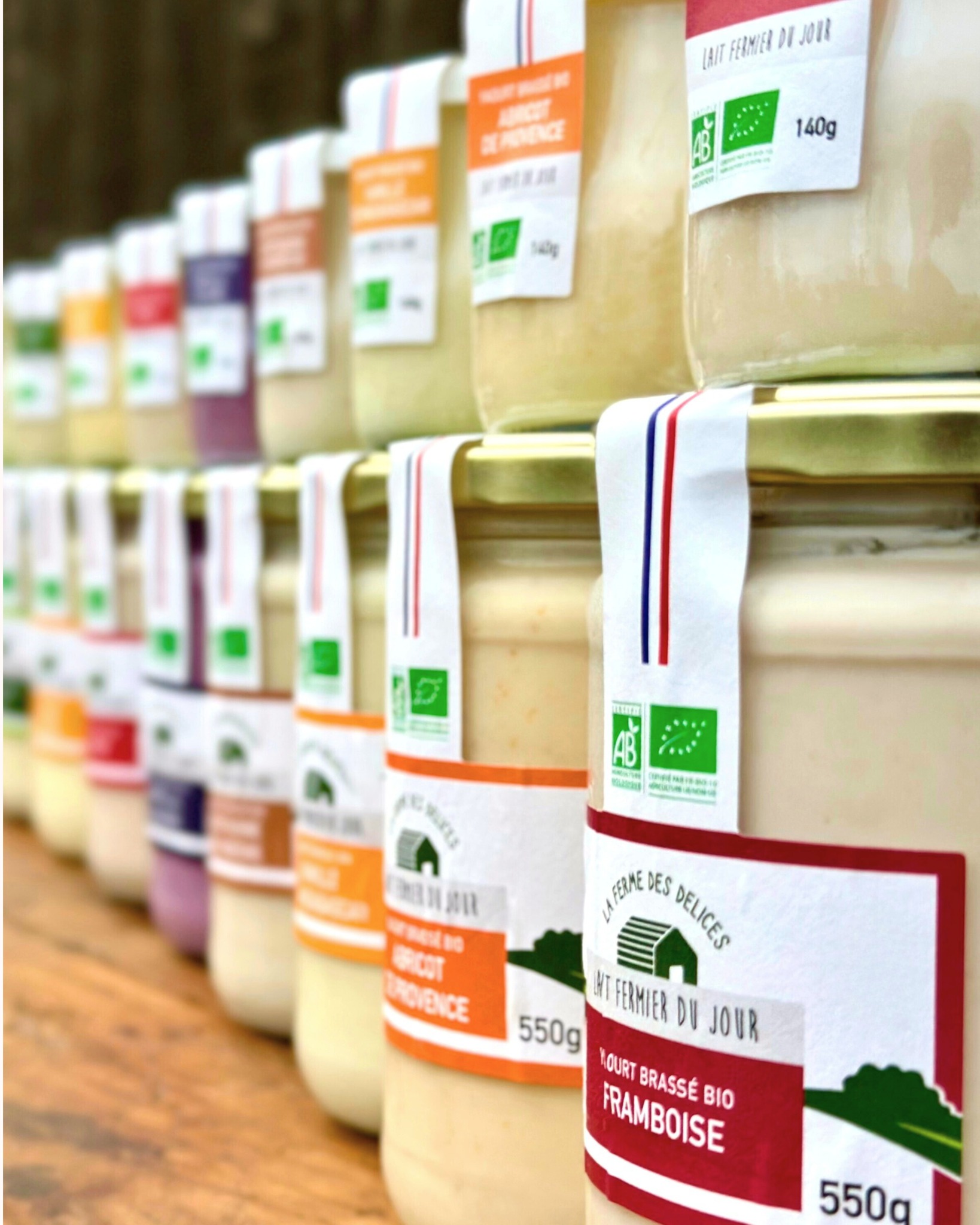 Attention ⚠️
Regarder ce post peut provoquer :
😋 une envie soudaine de yaourt
🥄 une fringale inattendue
💛 un petit sourire
On préfère prévenir.
___
#lafermedesdelices #plelanlegrand #produitsfermiers #Yaourt #yaourtfermier #transformationalaferme