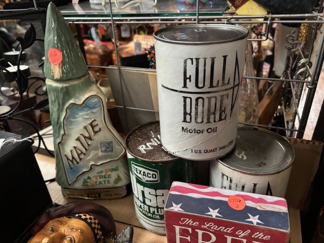 Our 35 unique vendors keep the shop well stocked - Come by and find your vintage treasure!!
Full Moon's Vintage Village
835 Lafayette Rd
Route 1
Hampton NH 03842
open 10am-6pm ---------closed Tuesday
(we are the red building and barn between Best Tile &The Community Oven
#ryenh #seacoastnhshopping #portsmouthnh #newenglandantiquetrail #northhamptonnh #nhsmallbusiness #nhantiques #amesburyma #exeternh #yardsalesnh #newburyportma #newenglandantiques #besttile #hamptonnh #seabrooknh #salisburyma #wardtonerecords #kingstonnh #grovelandma #yorkme #wsca1061fm #westnewburyma #NewingtonNH #dovernh #rochesternh #kingstonnh #grovelandma #yorkme #wsca1061fm #westnewburyma