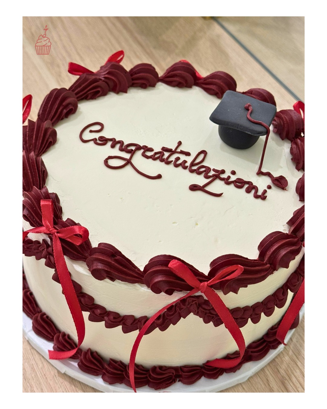 Anni di libri, caffè e notti insonni... te la meriti o no una torta così? 🎓📖
Dalle torte eleganti, ai classici fino alle torte moderne, diamo forma al tuo successo.
Tu mettici la lode, al gusto ci pensiamo noi! 🥳
Passa in pasticceria per scegliere il design perfetto per il tuo traguardo.
•
•
🧁Pasticciando - La Nota Dolce
📍via Nazionale, 67 - Matera
📞tel: 3889931552
📲ᴡᴡᴡ.ᴘᴀꜱᴛɪᴄᴄɪᴀɴᴅᴏᴍᴀᴛᴇʀᴀ.ɪᴛ
#pasticciando #lanotadolce #matera #laurea #graduated #party #lactosefree #senzalattosio #cake #cakeart #moderncake #tortadilaurea #unibas #uniba #graduationcake