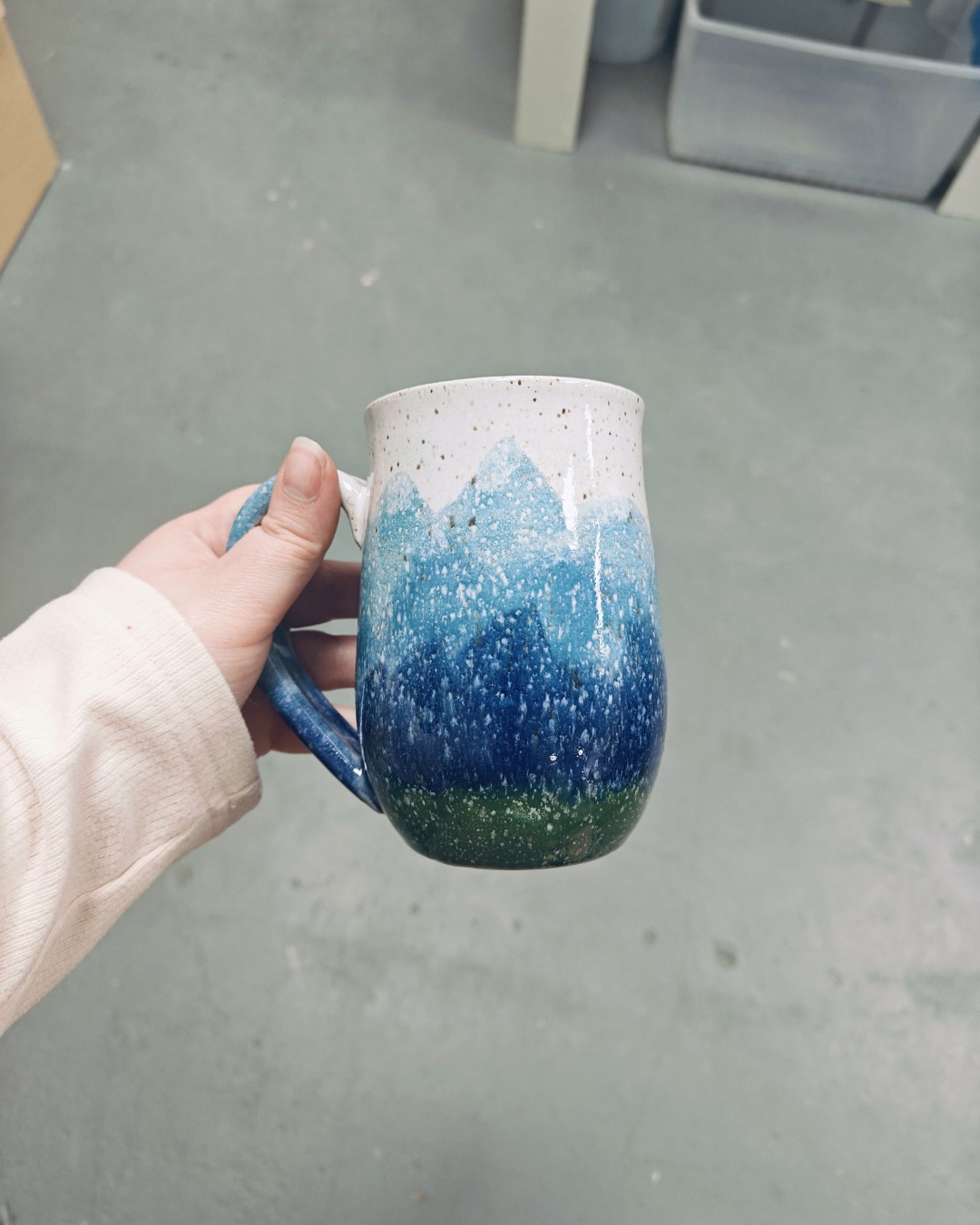 Some more glaze-your-own afters to inspire you, how cute are these?😍 Come by the studio this week and bring your own masterpiece to life!✨
GLAZE-YOUR-OWN ANYTIME WE'RE OPEN!
🗓️ Wednesday: 12–5 PM
🗓️ Thursday–Saturday: 12–8 PM
📍Address: 126 W. Main Street, Pilot Mountain, NC
No appointment needed, just walk-in. All final kiln-fired pieces are microwave, dishwasher, and food safe.💜
#PilotMountainNC #PotteryPainting #ShopSmall