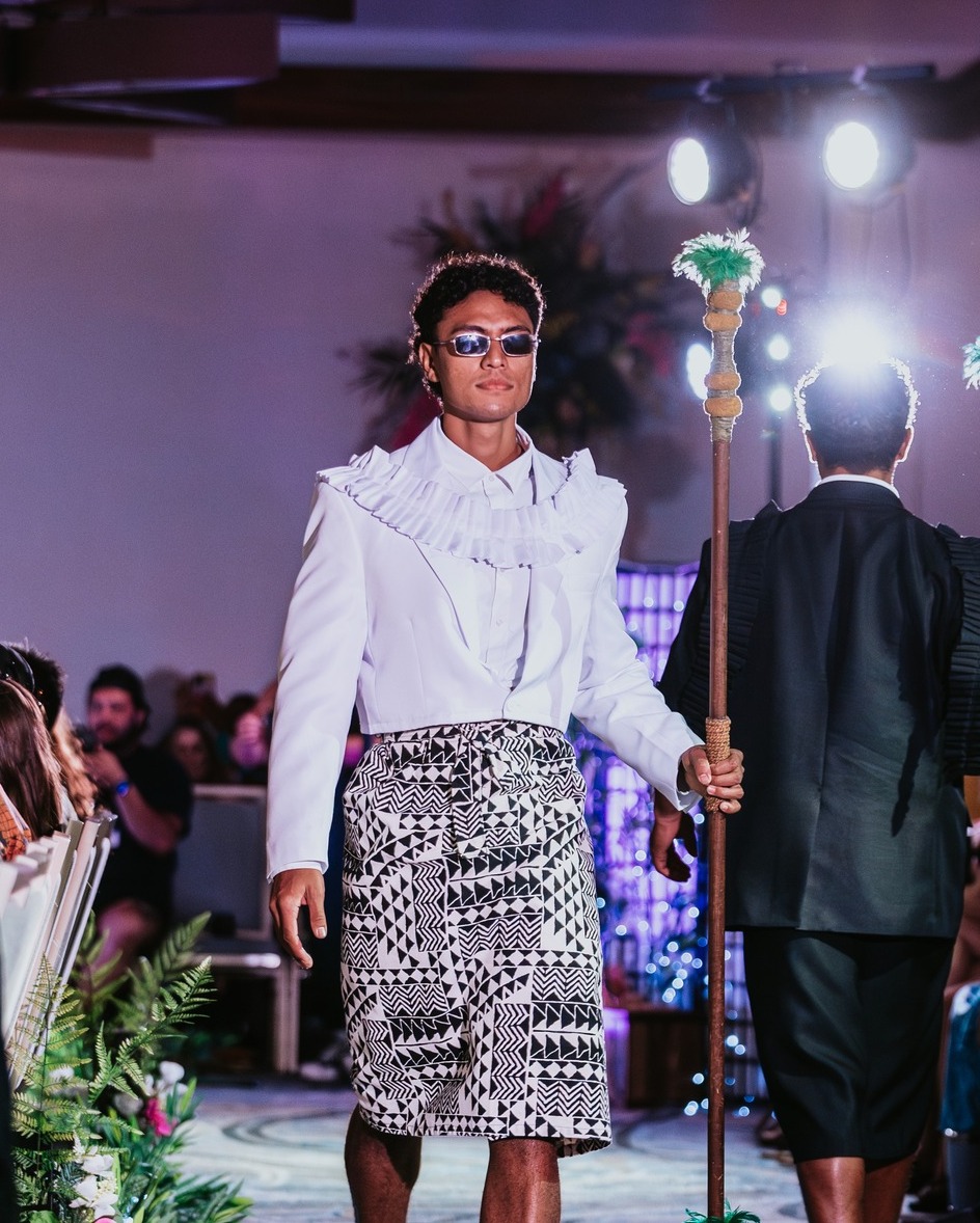 Where tradition meets modern edge.
For nine years, our Wearable Arts Fashion Show has celebrated Pacific & Asia designers who tell stories through fabric — honoring heritage while redefining the future.
This is more than fashion.
This is identity in motion.
Join us June 5–6, 2026.
HiKuauli.com
📸 @ahonuiproductions
📸 Taylor Veisauyadra // @taylor_veisauyadra
📸 Alexandra Rowe // @alexandrarowe.photo
📸 Ewalina Photography // @ewalinaphoto
📸 Tiare Sweetser Photography // @tiaresweetser
