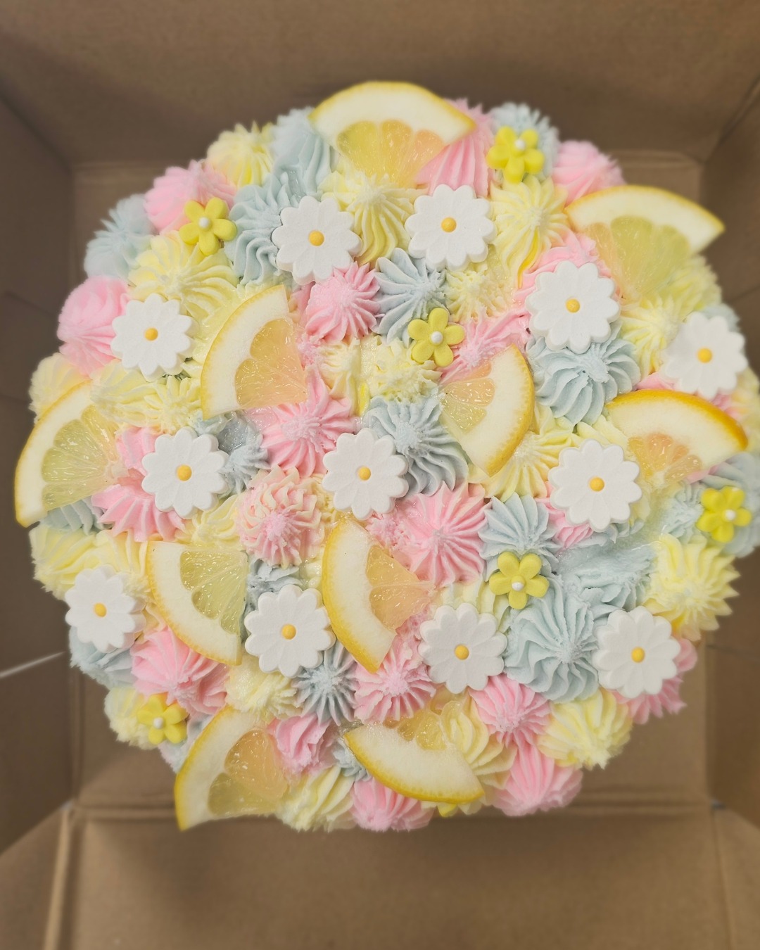 Feelin the Spring vibes today! 💛💐🌸☔💧