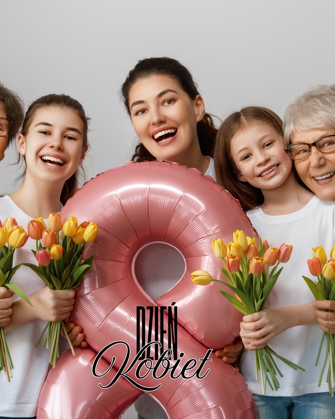 Dzień Kobiet z LVY Cosmetics
Dla tych, które mają 20 lat i dla tych, które mają ich dwa razy więcej.
Dla tych, które dopiero odkrywają swoją siłę i dla tych, które już wiedzą, że ją mają.
Kobieta to nie wiek.
To energia. Charakter. Wrażliwość i odwaga w jednym.
Dziś celebrujemy Waszą różnorodność, naturalność i piękno – to widoczne i to, które widać dopiero, gdy się uśmiechacie.
Niech każda z Was czuje się zauważona, doceniona i pewna siebie – nie tylko od święta.
Z troską o skórę.
Z szacunkiem do kobiecości.
Z miłością do autentyczności.
LVY Cosmetics