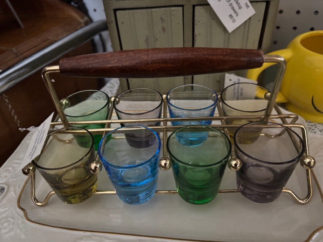 Sunday morning shots? We have the glasses that you need right here!!
Full Moon's Vintage Village
835 Lafayette Rd
Route 1
Hampton NH 03842
open 10am-6pm ---------closed Tuesday
(we are the red building and barn between Best Tile &The Community Oven
#ryenh #seacoastnhshopping #portsmouthnh #newenglandantiquetrail #northhamptonnh #nhsmallbusiness #nhantiques #amesburyma #exeternh #yardsalesnh #newburyportma #newenglandantiques #besttile #hamptonnh #seabrooknh #salisburyma #wardtonerecords #kingstonnh #grovelandma #yorkme #wsca1061fm #westnewburyma #NewingtonNH #dovernh #rochesternh #kingstonnh #grovelandma #yorkme #wsca1061fm #westnewburyma