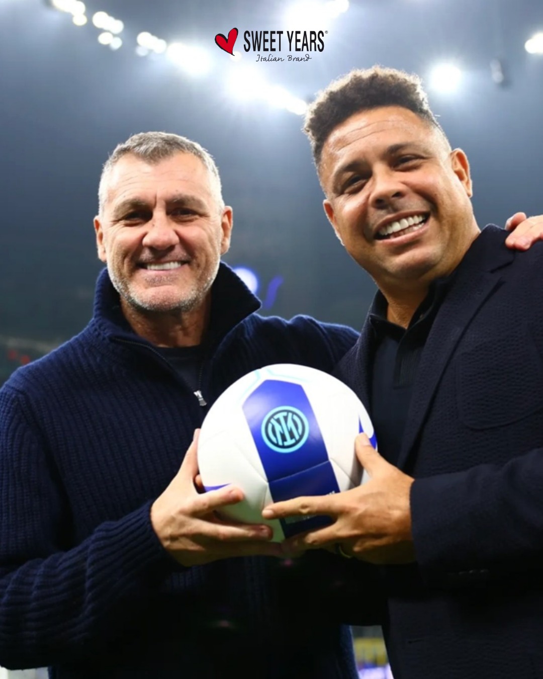 Some nights bring back more than memories.
They bring back who we were.
And who we still are.
Legends on the pitch.
Forever in our hearts.
#SweetYears #InterLegends #ForeverIconic