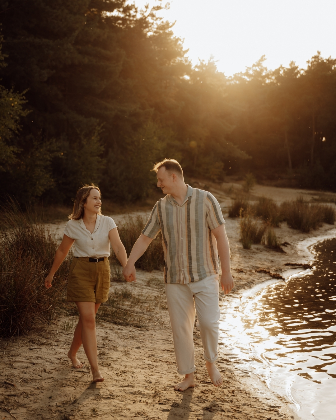 Hallelujah, wat hebben we al een heerlijk voorjaar gehad โ๏ธ
De dagen worden stilletjes langer, de avonden zachter
en hier en daar hebben we het al gespot...
GOLDEN HOUR ๐คฉ
Dus jawel, I'm so ready!
Laat die shoots in de vroege ochtend of late avond maar weer komen ๐ธ
#goldenhour #couplegoals #coupleshoot #goldenmemories #loveisintheair