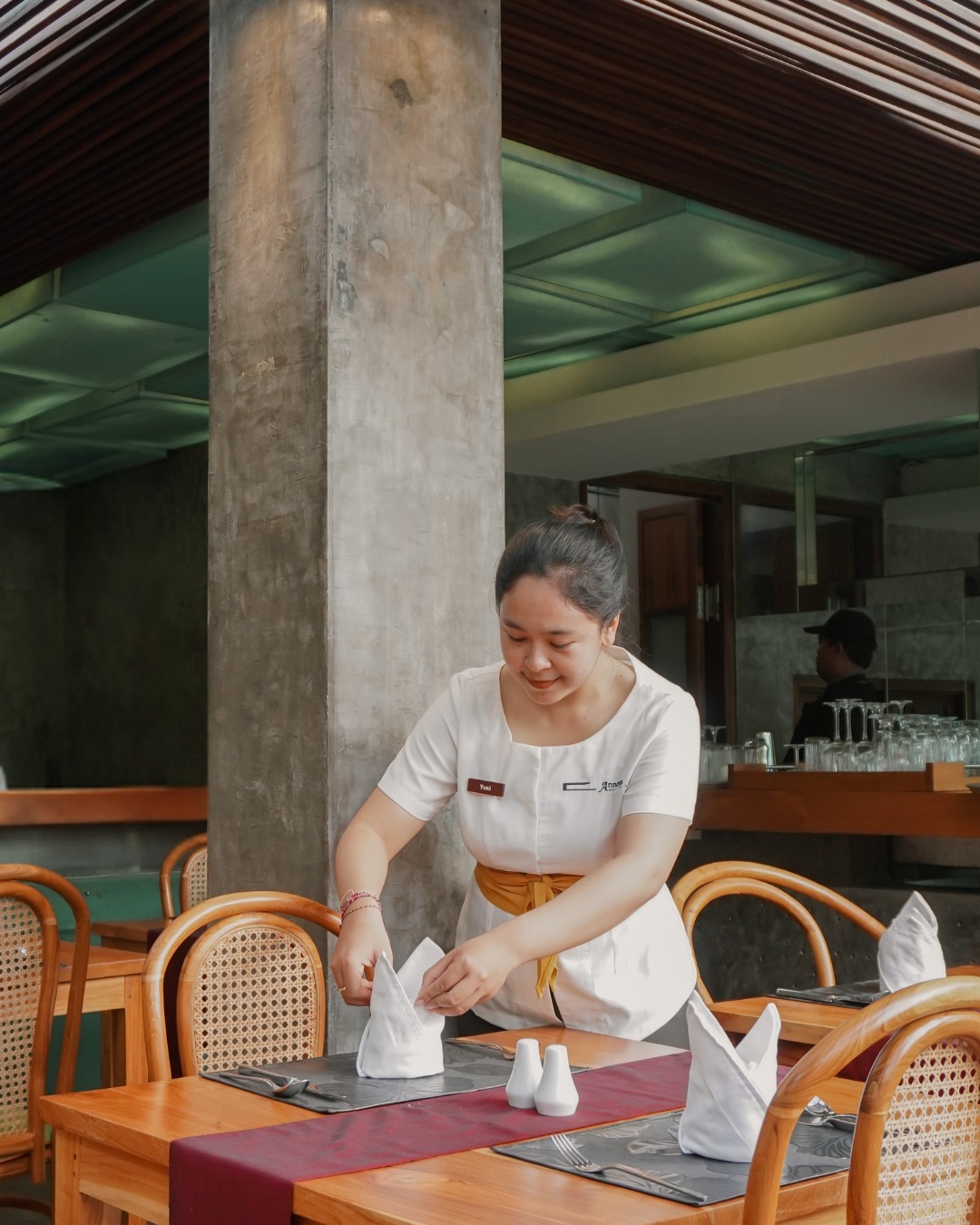 Setting the standard for a beautiful day. Long before the first dish is served, our team is hard at work crafting an inviting and pristine atmosphere. We look forward to serving you with a genuine smile for breakfast or lunch at Craft Restaurant.
Plan your dining experience with us today.
www.annoravillas.com
#CraftRestaurant #AnnoraVillas #SeminyakEats #SlowLivingBali #BaliHiddenGem #BaliFoodies