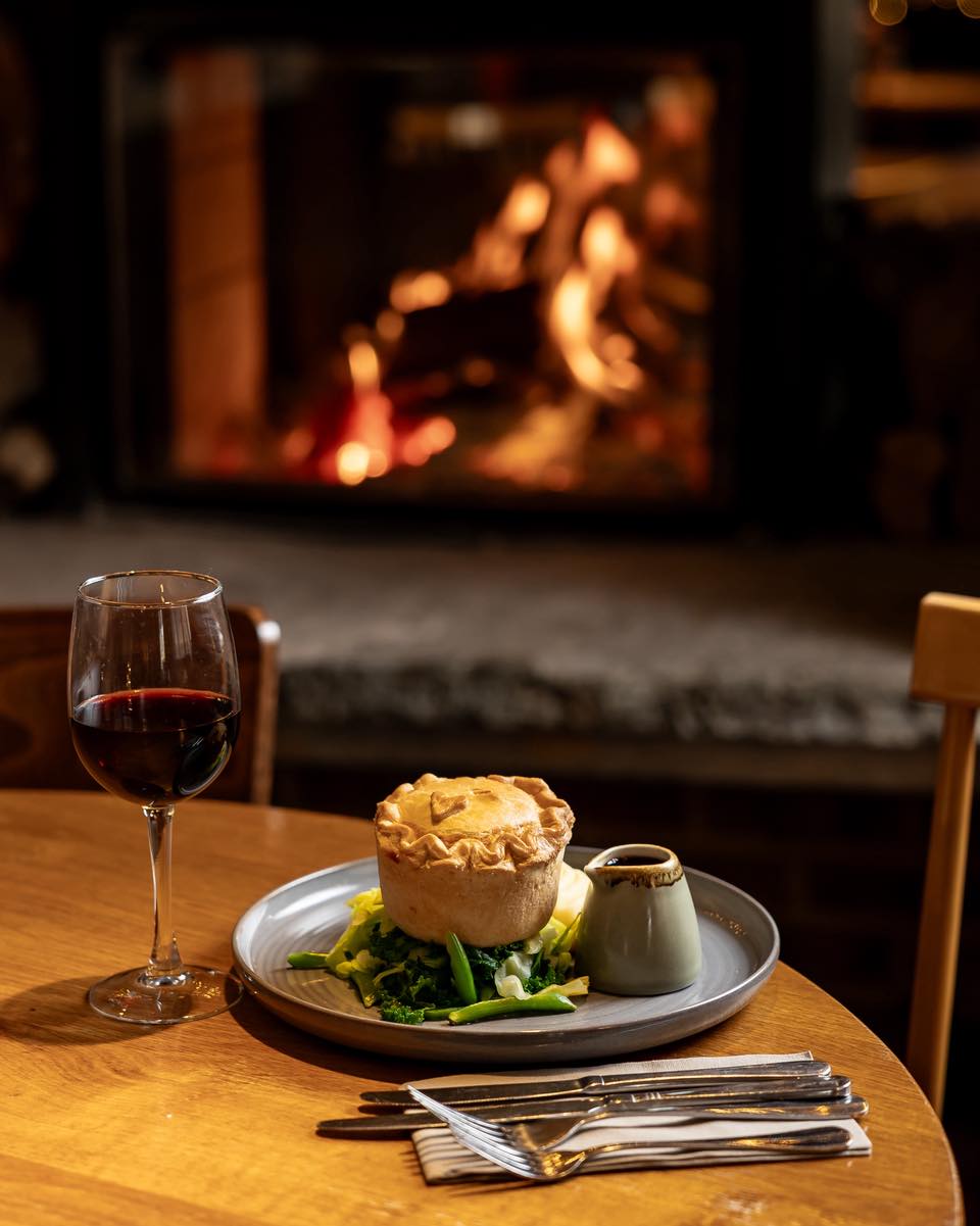 PIE WEEK SPECIAL’S STARTS TODAY!
From today until Saturday, we’re serving up proper comfort food with our delicious pie specials 🥧
Choose from:
Lamb Hot Pot
Meat & Potato
Cheese & Onion
Beef & Ale
Chicken & Ham Hock and Leek
Chickpea, Tomato & Butternut Squash
All served with your choice of:
Creamy mash
Chunky chips
Fries
Good food, great company, and proper hearty plates waiting for you at Pie Wee k❤️