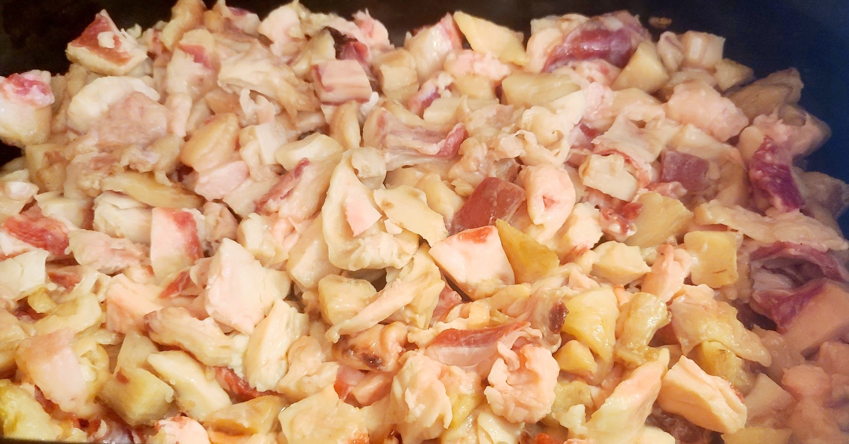 Today is a rendering the rest of our beef tallow day to prepare our freezer for a beef share later this month from one of our favorite local area farms, Fanclare Farms Beef LLC . Once fully rendered and filtered, we'll be using this for limited tallow soap and personal cooking usage. We also have lard we need to render as well the next week or so, and will be using it for the same reasons (especially to make cookies with, yum!).
If you are looking for other amazing body care (lotions, chapstick, body scrubs etc) and home products made from tallow, be sure to check out our store space neighbor and local maker Little Nest Homestead . All of her products we've tried have been incredible (we're especially obsessed with her wax melts) and we can't recommend them enough.