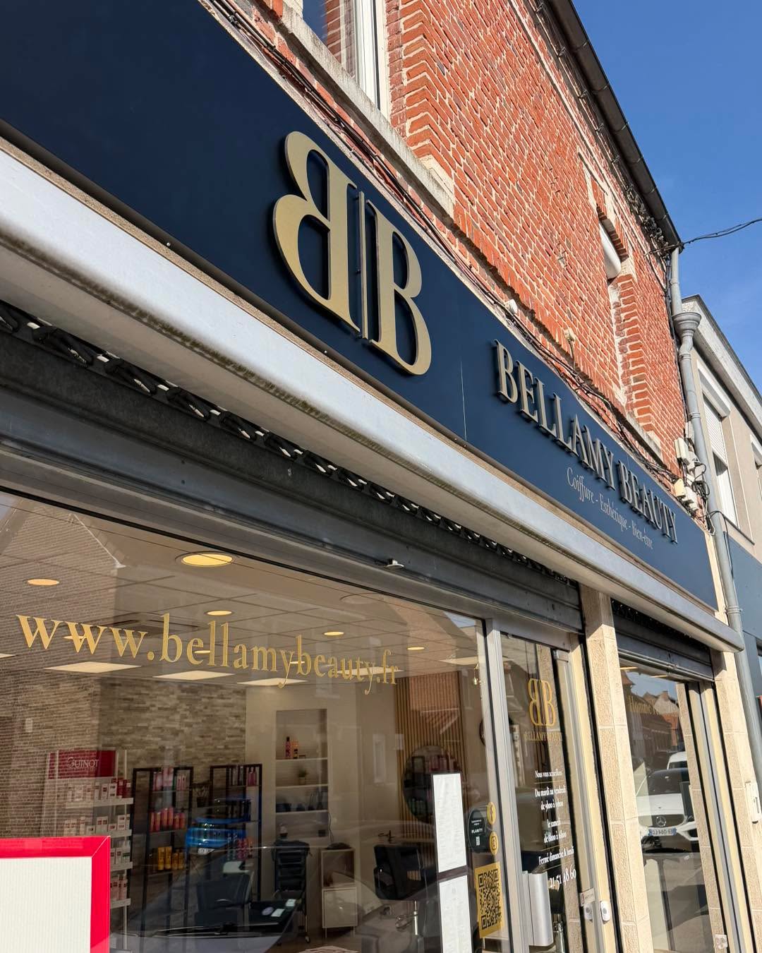 Notre enseigne est enfin arrivée !!!
#vitryenartois
#coiffurefemme
#salondecoiffure
#salondebeauté