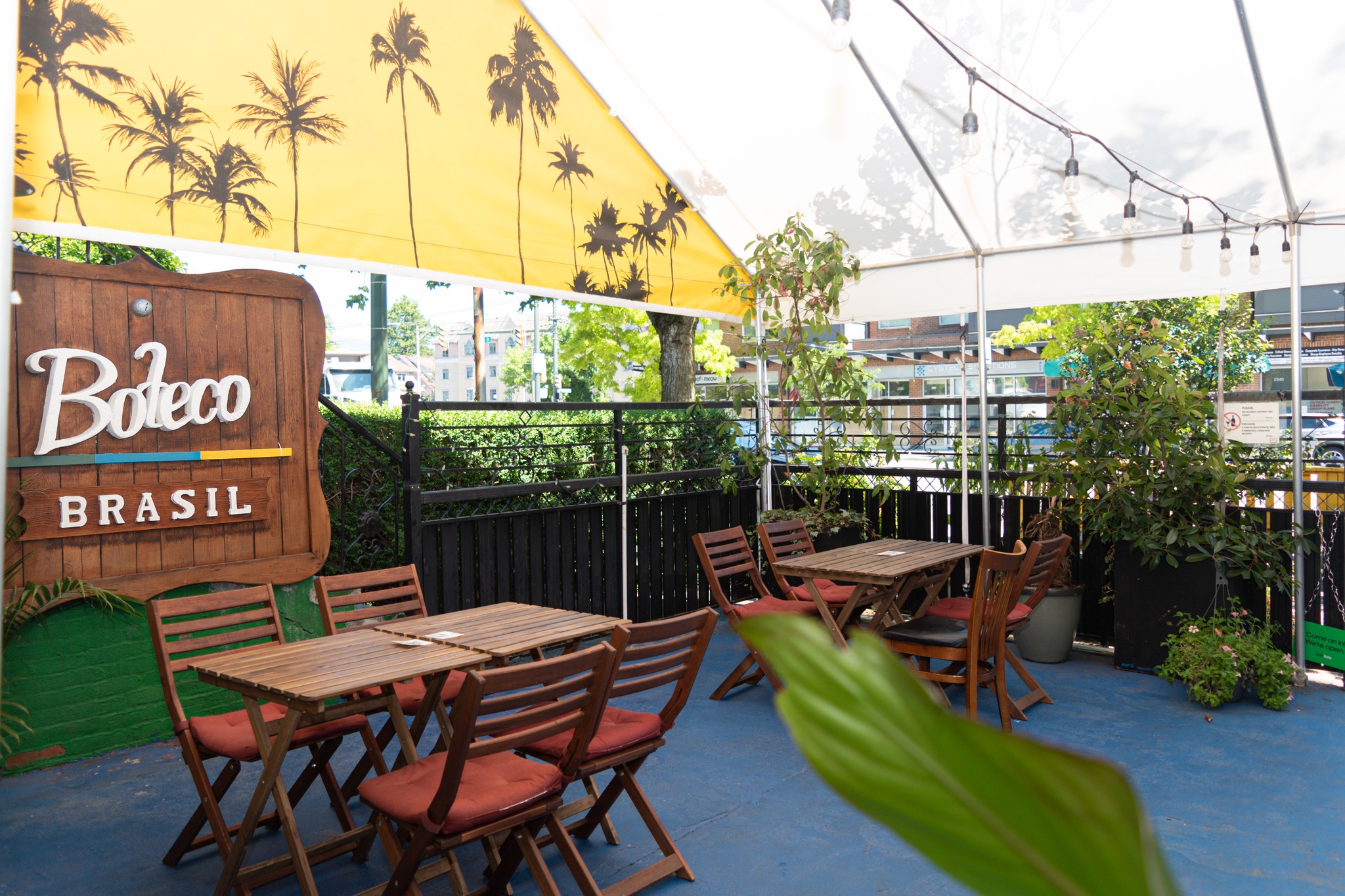 🇧🇷 Kitchen Helper – Boteco Brasil (Vancouver)
Boteco Brasil is looking for a Kitchen Helper to join our team!
At Boteco Brasil, we strongly value teamwork and a strong work ethic. We provide a safe, respectful, and fun environment where you can demonstrate and develop your culinary skills.
To succeed in this role, you should be a committed and communicative team player with excellent time management skills. You must be able to prioritize tasks in a busy kitchen and strictly follow all food safety regulations.
🔹 Job Responsibilities
• Prepare ingredients for the cook (washing, peeling, cutting, slicing)
• Prepare and stock appetizers
• Handle all deep-fried orders
• Work closely with the cook to ensure dishes are delivered on time
• Assist with unloading food deliveries
• Wash, dry, and properly store dishes, utensils, and kitchen tools when dishwasher staff is unavailable
• Pack take-out orders as needed
• Remove garbage, replace garbage bags, and clean garbage bins
• Sweep and mop kitchen, storage areas, and walk-in cooler
• Store ingredients according to food safety standards
🔹 Requirements
• High school diploma
• Previous experience in a kitchen setting
• Ability to safely operate kitchen equipment
• Knowledge of food safety standards and procedures
• Strong communication skills
• Good organization skills
• Ability to work evenings and weekends
💰 Wage
$19.00 per hour + weekly tip pool sharing
🕒 Work Hours & Benefits
Average 32 hours per week
✔ One meal and one drink per shift
✔ 30% staff discount anytime at the restaurant
✔ Supportive and team-focused work environment
✔ Opportunity for growth
📩 To apply, send your resume to: contato@boteco.ca
We look forward to welcoming someone who wants to grow with us 💛🇧🇷