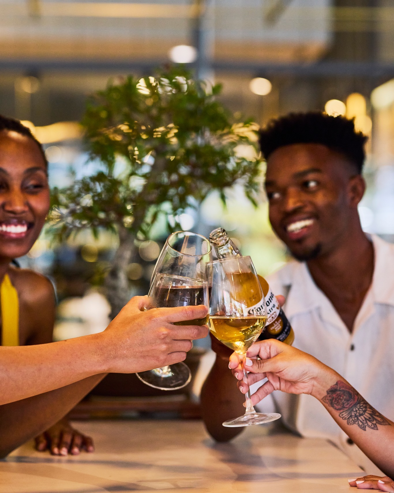 Clock out and cool down. 🕔💨
Social Hour at Urban Umami is officially in session!
- 2-for-1 House Wines
- 2 Cocktails for R150
- Mon–Fri | 16:00 to 18:00
Your favourite table is waiting. Who are you bringing? 🍹👇
#urbanumami #socialhour #centurycity