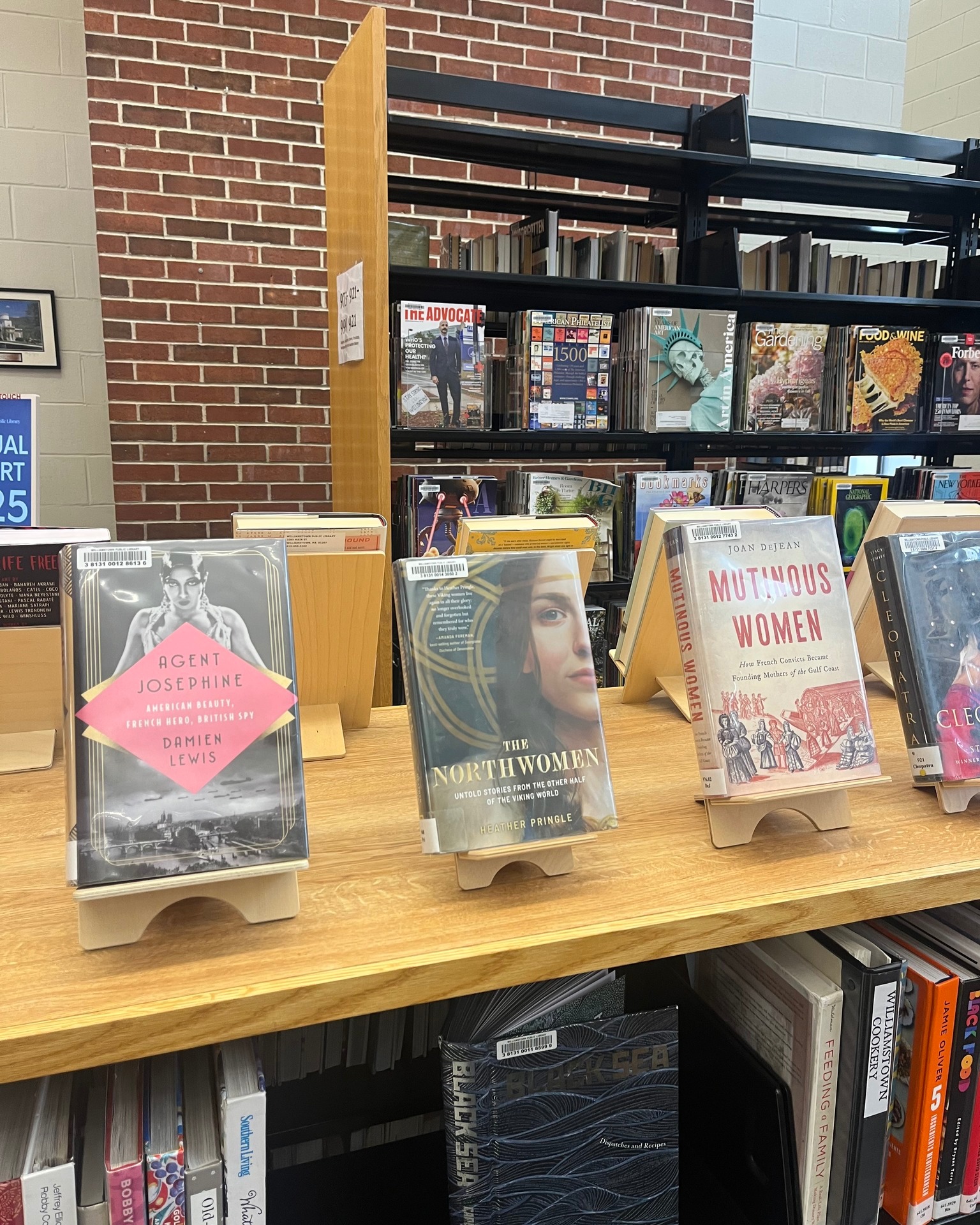 Happy Women’s History Month! A new month, calls for new displays at the Milne Public Library! Stop in to learn more about Women’s History in the United States and around the world!
#library #displays #WomensHistoryMonth #books