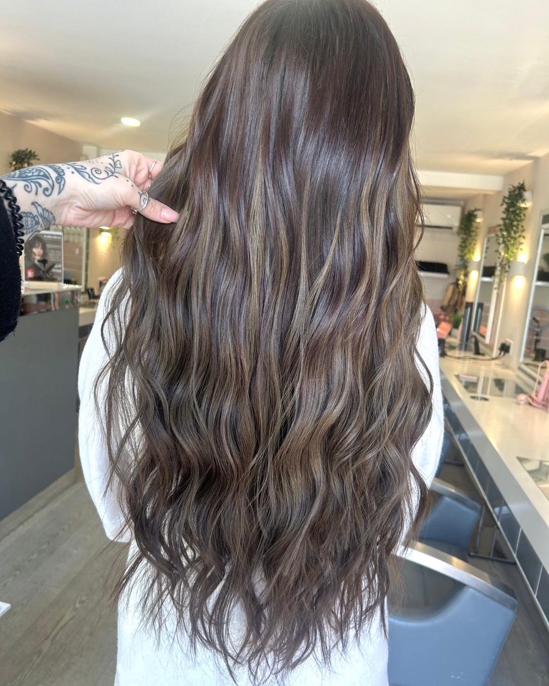 Fresh transformation for this lovely client today from short-long ✨
We created a bespoke blend using a mix of weft and nano extensions to achieve the most seamless, natural finish. She wanted a beautiful mix of tones for added dimension and depth and that’s exactly what we delivered 🤍
By combining methods, we were able to maximise volume, enhance length, and customise the colour blend perfectly to suit her natural hair.
The result?
Soft, multi-tonal dimension with flawless movement and an undetectable finish.
Obsessed with this transformation 😍
If you’re thinking about adding length, thickness, or a custom colour blend without chemical colouring, drop me a message for a consultation 💌
Created by April 🫶🏻
#HairExtensions #WeftExtensions #NanoExtensions #HairTransformation #MultiTonalHair #ExtensionSpecialist
#extensionspecialist