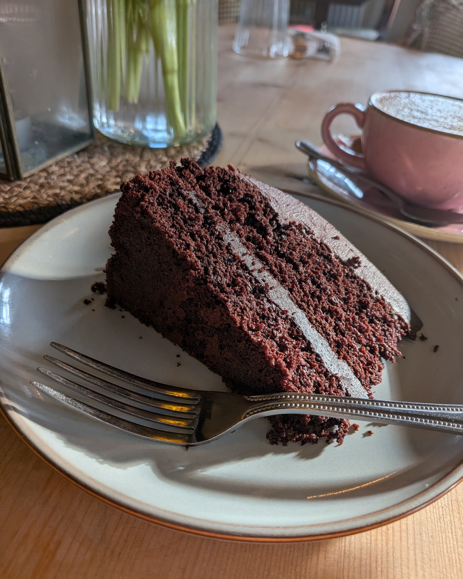 Shaun the Chef has been at it again! 🍰
This week’s star attraction is a crowd-favourite: decadent chocolate cake smothered in rich dark chocolate ganache.☕
We’re serving up slices daily from 11:30 am—come grab yours before it’s all gone!