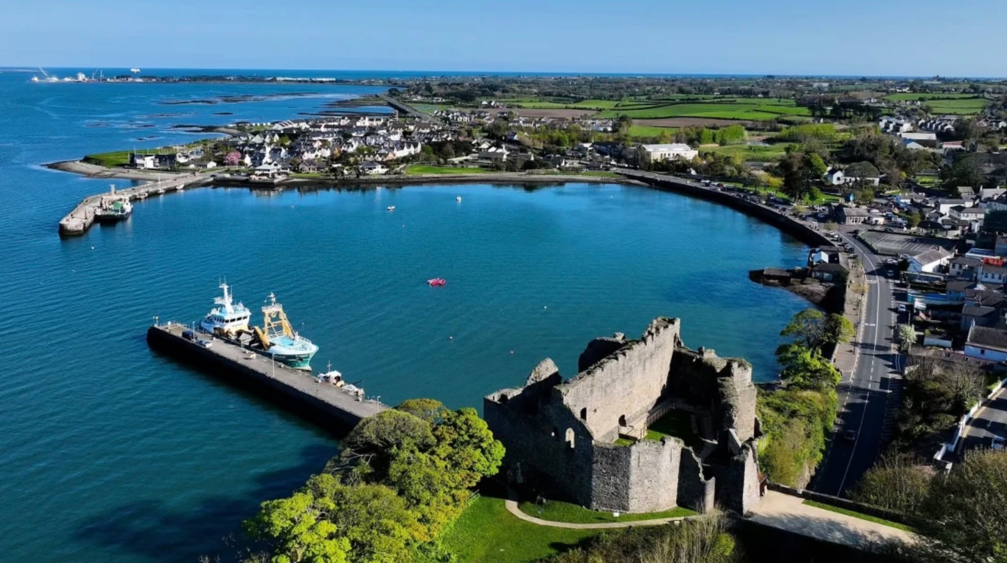 Carlingford looking picture perfect from above 💙🌊
Where medieval charm meets coastal magic, Carlingford is one of those places that captures your heart the moment you arrive. From the historic Carlingford Castle watching over the lough to the colourful streets filled with cosy cafés and seafood spots, every corner has a story to tell 🏰✨
Stroll along the waterfront, breathe in that fresh sea air and take in the views across Carlingford Lough… it’s no wonder this is such a highlight along the #SeaLouth trail.
Start planning your visit at sealouth.ie/carlingford
#KeepDiscovering #IrelandsAncientEast #Admire #Carlingford #CoastalViews #MedievalMagic
Photo Credit: @visitcarlingford