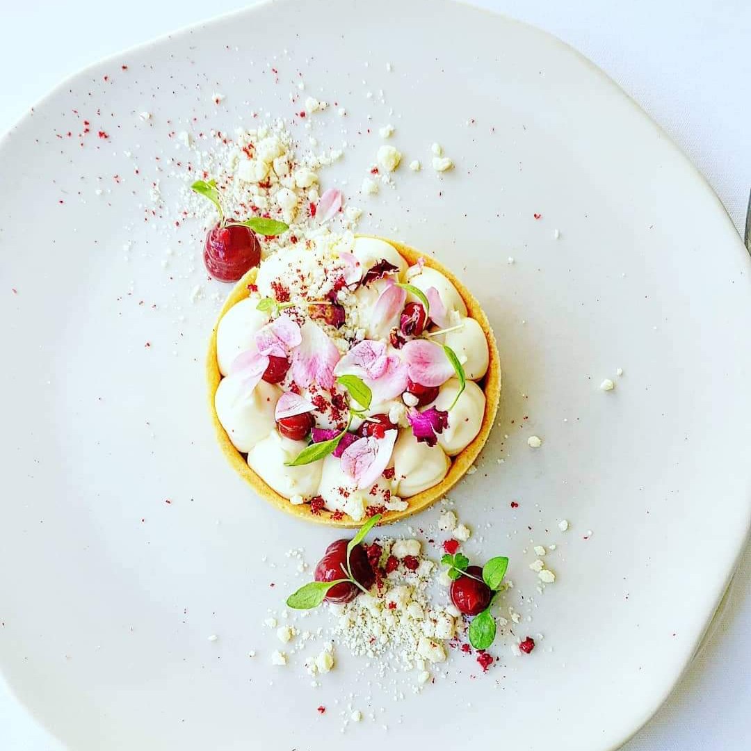 Fresh flavours and new favourites are here — Are You New Around Here? rounds up the hottest new openings across the Northern Rivers and Gold Coast that are already making major waves. From fine dining in Bruns to cookie bliss in Byron and cold brews with a twist in Kingscliff, this edit is your 2026 hit list for bites, sips, snacks and main‑character energy. Read the full story via the link in bio ✨
Featuring @riverrestaurantbruns @butterboybake @sayu_japanese_restaurant @dayshift.kingscliff @salt_stone_fingal @ourtribecafe @padre.beer @kuroki.teppanyaki
.
.
#AreYouNewAroundHere #NewOpenings #northernriversbusiness NSW #GoldCoastFood #SupportLocal #EatLocal #TweedHeadsEats #ByronBayEats #KirraCafe #CraftBeerCo #LocaleMagazine