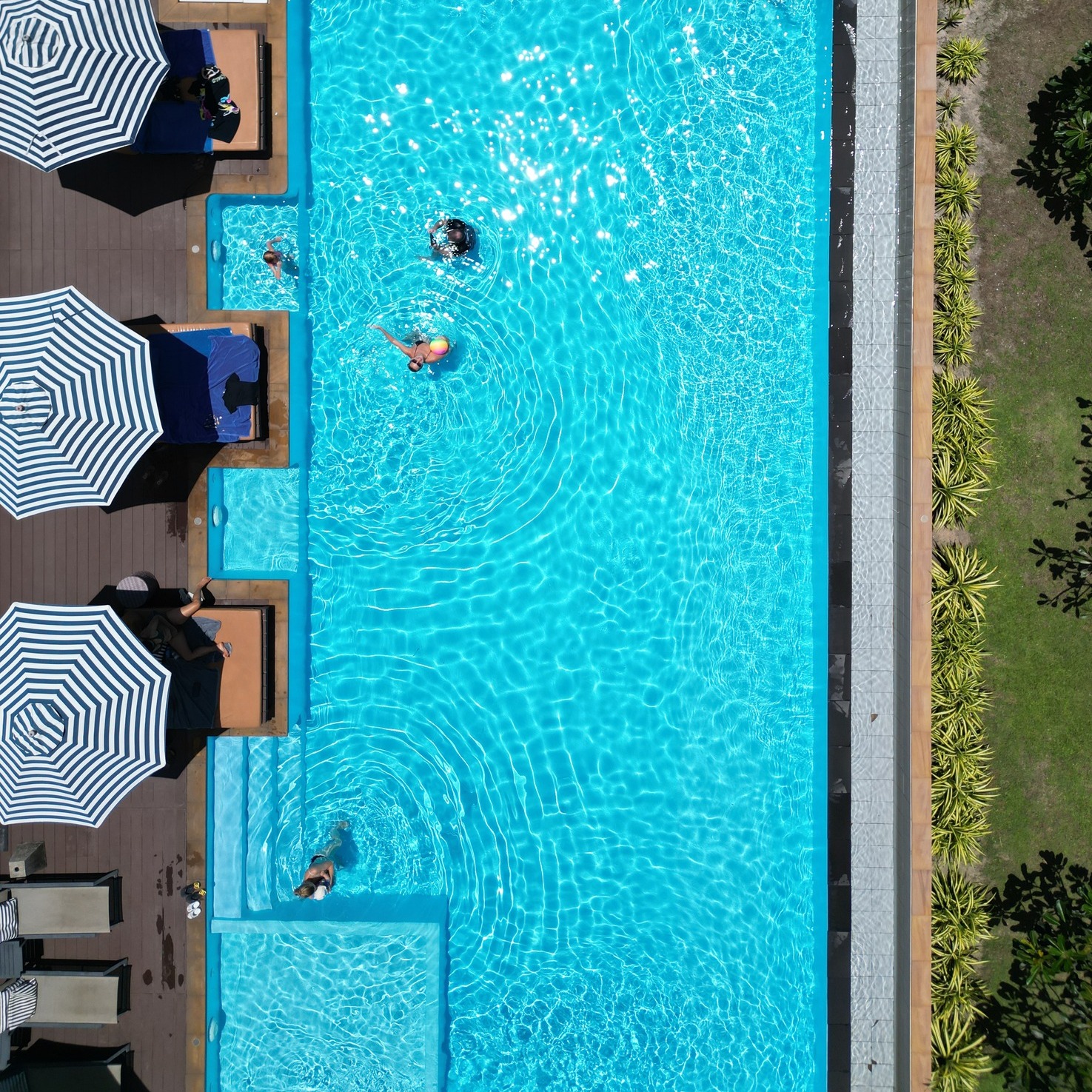 Pool days, beach walks, sunset drinks… repeat🌴
Enjoy our best direct booking rates here! ➡️link in bio
📞094 432 8889
📩info@longbeachchalet.net
🌐www.longbeachchalet.net