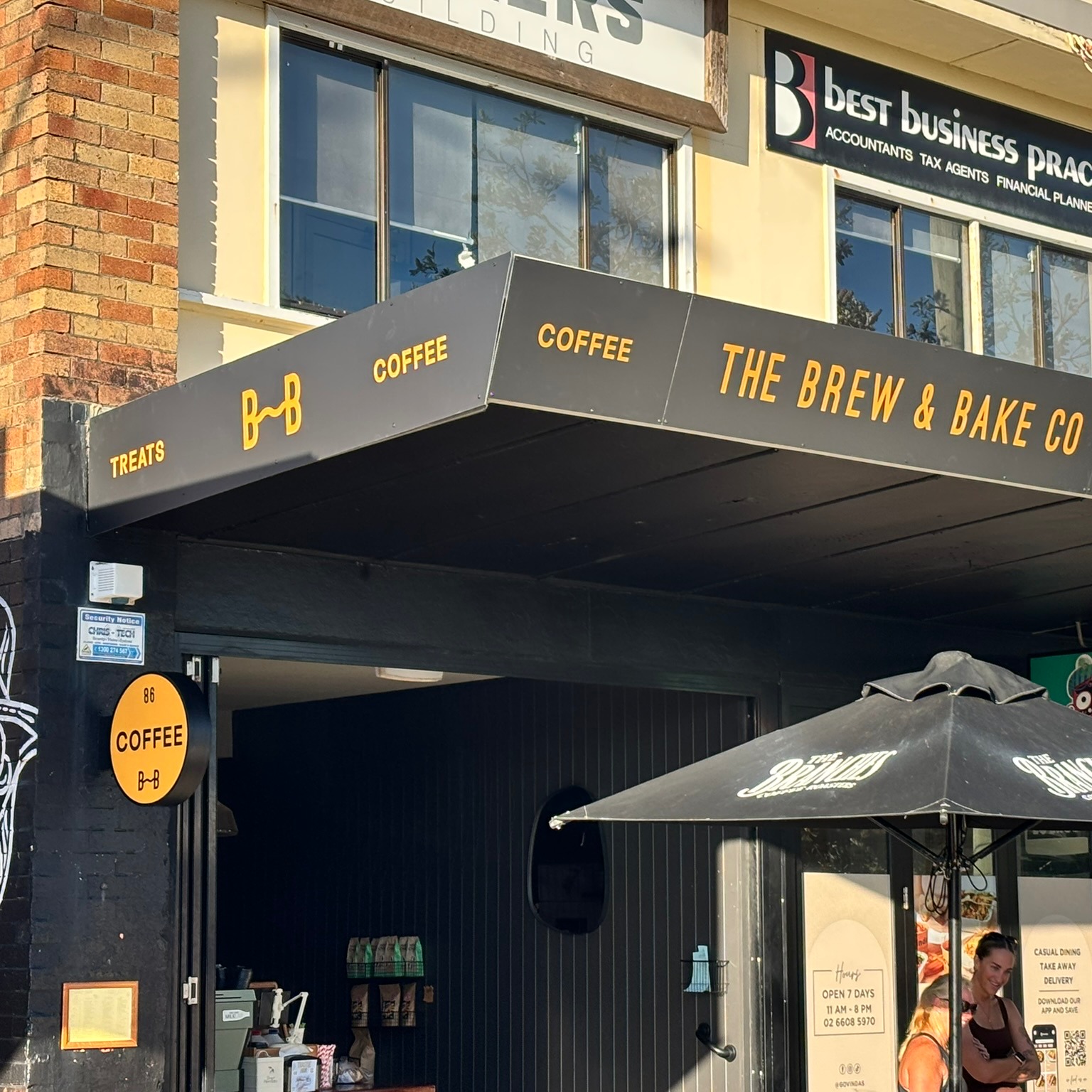 Kingscliff locals know Brew & Bake Co as the place where mornings begin, conversations unfold and every cup tells a story. Just steps from the beach, this coastal favourite serves up quality coffee, chunky cookies, crunchy toasties and genuine, welcoming vibes that make it a daily ritual for locals and visitors alike. Owner Sheldon Thompson and his team keep things grounded in community, craft and connection — from the Sweet Lady blend roasted in small batches to wild honey from nearby hives adding local sweetness to every sip. Read the full story via the link in bio ✨
@brewandbakeco
.
.
#AStoryInEveryCup #BrewAndBakeCo #KingscliffNSW #CoffeeCulture #NorthernRiversNSW #CafeLife #SupportLocal #CoastalCoffee #LocalFavourites #LocaleMagazine