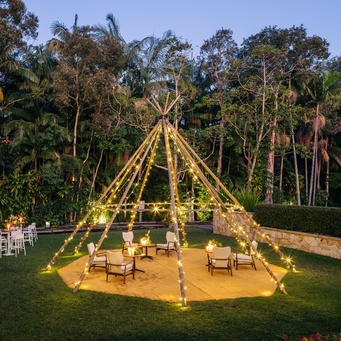 Our Autumn issue is here, and The Event Edit is your ultimate guide to the best celebration spaces across the Northern Rivers and Gold Coast. From rainforest retreats to coastal icons and unforgettable dining destinations, this edit brings together venues that know how to host in style. Whether you’re planning an intimate gathering, a long lunch or a large-scale event, start your shortlist here.
Featuring @crystalbrookbyron, @rydgesgoldcoast, @nobonesbyronbay, @threeblueducks, @robinaeventscentre, @groundcurrumbin, @qthotelsgc and @fins.plantationhouse.
Head to the link in bio to read the full story and start planning something special ✨
#TheEventEdit #NorthernRiversNSW #GoldCoastEvents #ByronBayEvents #EventInspo #EventPlanning #GoldCoastVenues #ByronBayLife #CelebrateLocal #LocaleMagazine