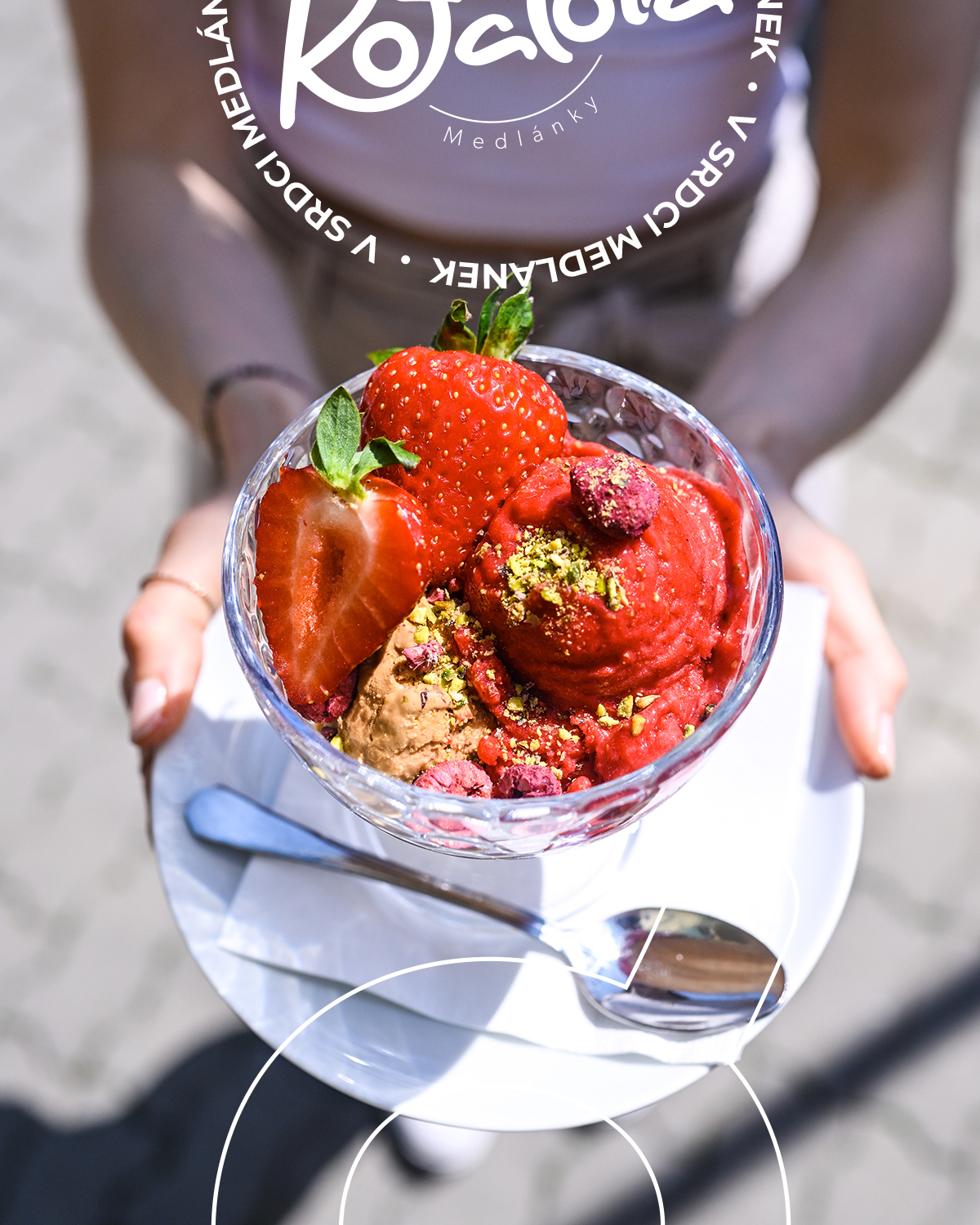 Nový týden je tady. Léto už brzy. Chladivá dobrota ve skle, čerstvé ovoce navrchu a chvíle, kdy si dopřejete něco jen pro radost. Ideální zastávka během procházky nebo sladká tečka po obědě. Přijďte si osladit den do Rotatoria caffè Medlánky v Brně.
•
Po – Ne 8 – 20 | Rotatoria caffè v srdci Medlánek
•
☕️🍰🥪🍨 www.rotatoria.cz
#rotatoria #caffe #medlanky #brno #caffebrno #snidane #snidanebrno #kavarnabrno #vyberovakava #domacidezerzy #bltsignature #prazirnaignac #cafferotatoriamedlanky #vsrdcimedlanek #jaroseblizi #brnokava #rotatoriajesrdcovka #vsrdcimedlanek