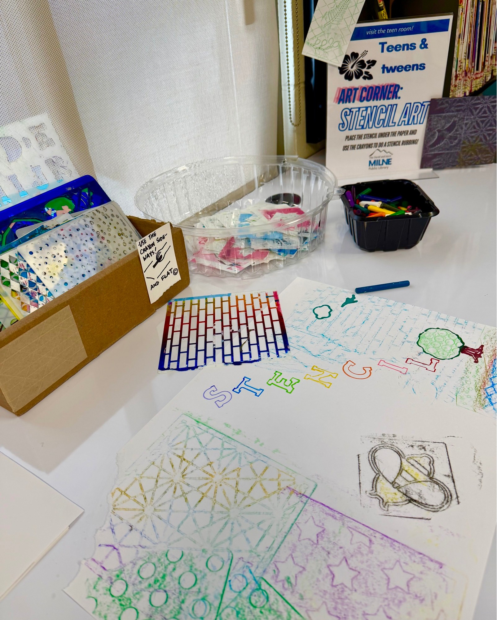 It’s a new art corner in the Teen Room! This month is stencil art 🎨 Have fun creating a masterpiece of your own.
Please note: teen room crafts are intended for tweens and teens. Crafts and activities for kids younger than 10 are available in our Children’s Room.
#library #craft #art