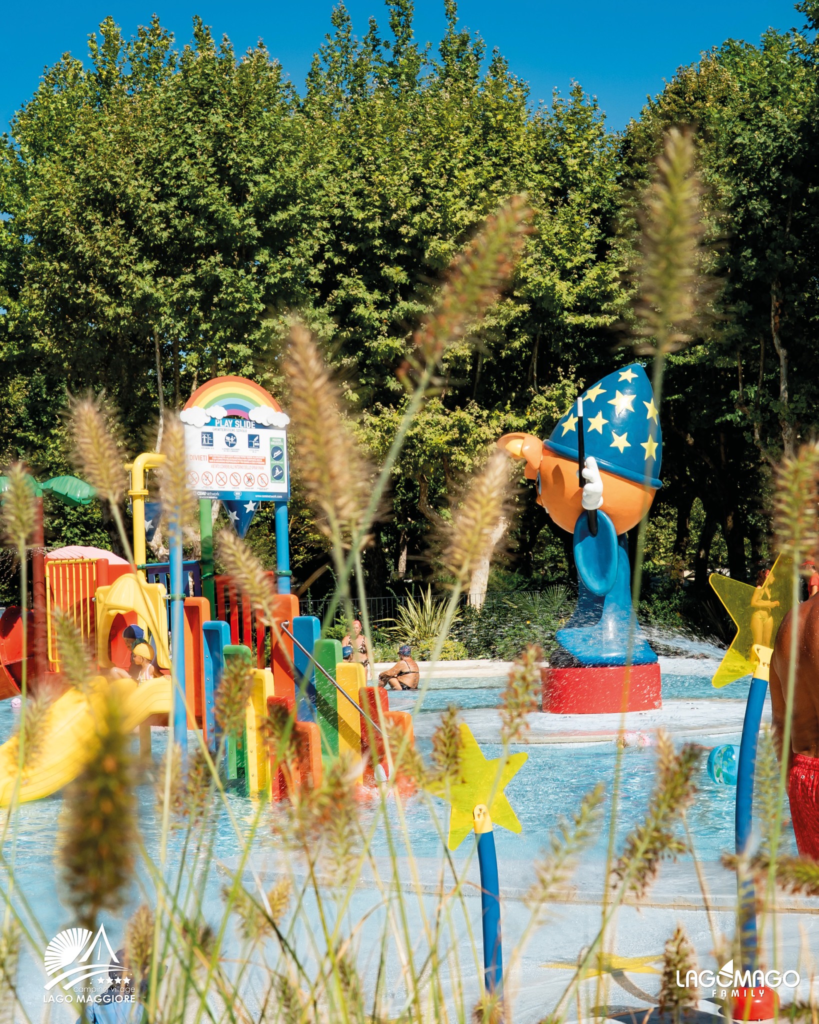 Ci sono momenti che definiscono davvero una vacanza: il sole sulla pelle, il rumore dell’acqua, le risate dei bambini. ☀️💦
La nostra piscina è il cuore pulsante del villaggio: il punto d’incontro perfetto per vivere giornate leggere tra relax e divertimento. Qui il tempo finalmente rallenta, le famiglie si ritrovano e ogni istante si trasforma in un ricordo prezioso da portare nel cuore. 🏖️✨
Tagga nei commenti la persona che porteresti subito qui! 👇
🇬🇧 There are moments that truly define a holiday: sunshine on your skin, the gentle sound of water, and the laughter of children. ☀️💦
At Camping Village Lago Maggiore, our pool is the perfect place for carefree days of relaxation and fun. 🏖️✨
Here, time slows down, families reconnect, and every moment becomes a precious memory to carry with you.
Who would you bring for the perfect pool day? Tag them in the comments! 👇
🏕 @lagomag
🌈 @lagomagofamily
🌳 @camping_eden
🏖 @italialido
🦢 @edenvillage_lagomaggiore
#CampingVillageLagoMaggiore #CampingLagoMaggiore #LagoMago #lagomagofamily #campinglagomaggiore #campeggiolagomaggiore #italiancamping #lakecamping #italianvacation #lakemaggiore #camping #lagomaggiore #travel #italianholiday #italianvacation #relax #piedmont #piemonte #laghiitaliani #italianlake #italianfood