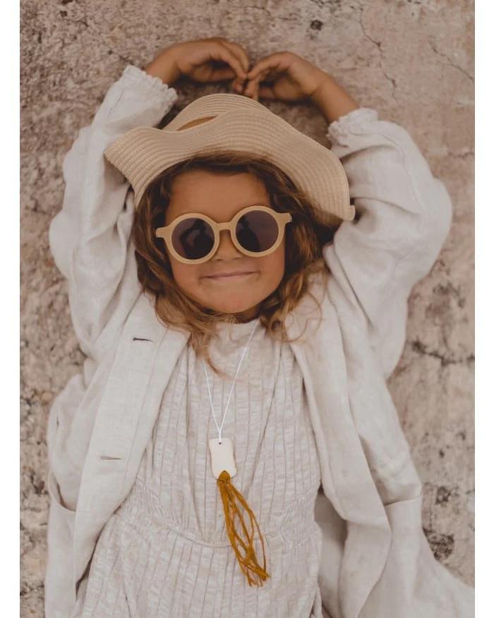 Sunny days, but make it fun 😎
These sunnies come in many beautiful designs and feature polarized lenses with UV400 protection, keeping little eyes safe while they explore the world. 
Easy to wear, easy to love & the perfect everyday accessory ☀️
🛒 Available at www.irandehorizons.com
⚡ Also on Wolt for fast delivery
#irande #MrsErtha
#KidsSunglasses #everydayeverywhere
#fashion #UV #sunglass