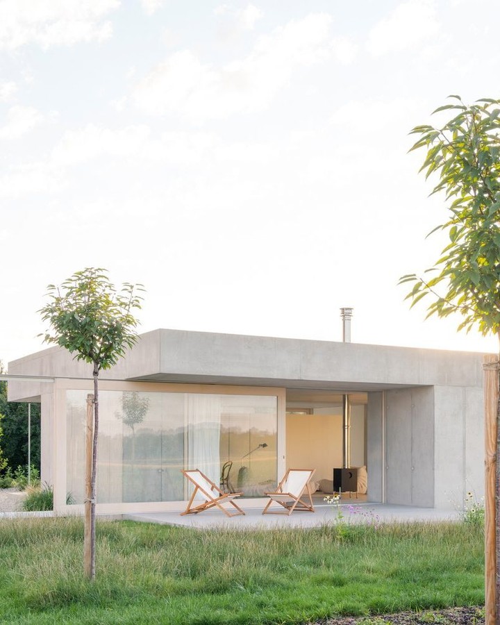 Inspiration- Architecture
Architecture by Skupaj Arhitekti @skupajarhitekti
📸 Photography by Ana Skobe @anaskobe
.
.
.
.
.
Les inspirations qui nous émerveillent:
#johnpawson #miesvanderrohe #richardneutra #peterzumthor #marcelbreuer
#airesmateus #linabobardi #lecorbusier #louiskahn #alvarosiza
#minimalarchitecture #modernarchitecture #modernism #modernistarchitecture
#brutalism #contemporaryarchitecture #minimalistdesign
#architecturalphotography #designinspiration
#architecture #instaarchitecture #archilovers
#architecturefrance #architectureparis