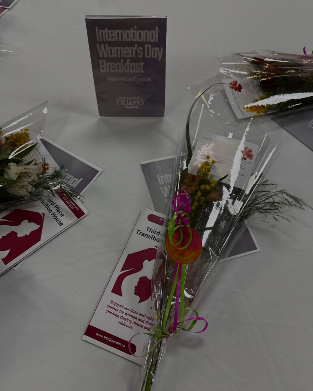 It’s almost time for our SOLD OUT International Women’s Day Breakfast! ✨
Have tickets? Here’s what you should know:
Doors open at 8:30 AM with a special performance by Brigid Trio, and the main event begins at 9:00 AM.
We can’t wait to celebrate the incredible women in our community with you! 💜
Thank to our amazing community sponsors: 🏡 RE/MAX Fairlane Realty 📊TCPEP 🧡VERECAN Group of Companies 🎶Brigid Trio 💐 Jeans Flowers & Gifts