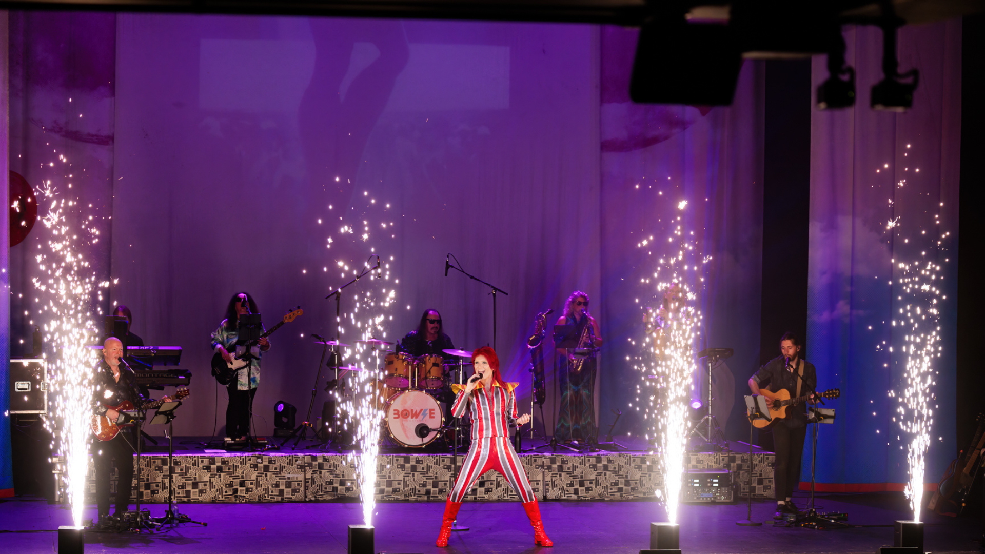 Bowie Experience
Thu 05 Mar | MK Theatre
Direct from London’s West End, Bowie Experience is a spectacular concert celebrating the sound and vision of David Bowie.
https://www.atgtickets.com/shows/bowie-experience/milton-keynes-theatre/