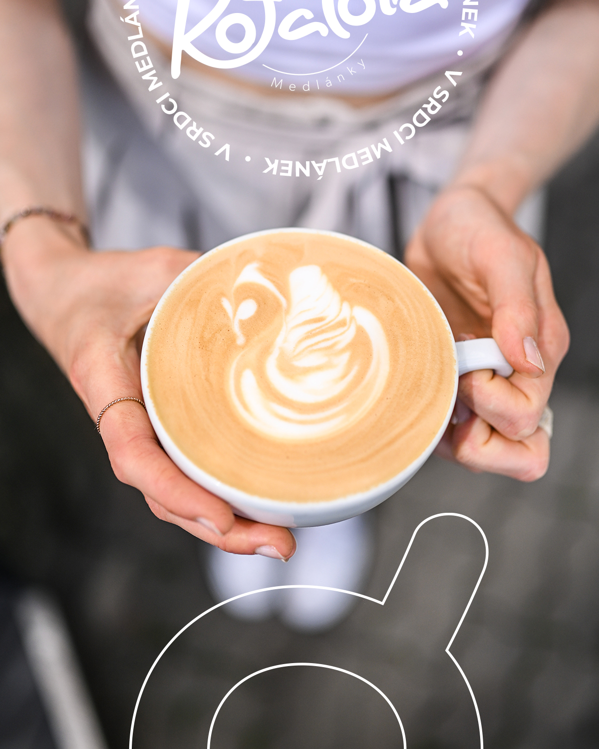 Sobotní pohoda! Velký hrnek, jemná kresba na hladině a pocit tepla v dlaních. Někdy stačí jen tenhle moment, abyste si srovnali myšlenky. Stavte se pro svůj šálek klidu do Rotatoria caffè Medlánky v Brně.
•
Po – Ne 8 – 20 | Rotatoria caffè v srdci Medlánek
•
☕️🍰🥪🍨 www.rotatoria.cz
#rotatoria #caffe #medlanky #brno #caffebrno #snidane #snidanebrno #kavarnabrno #vyberovakava #domacidezerzy #bltsignature #prazirnaignac #cafferotatoriamedlanky #vsrdcimedlanek #jaroseblizi #brnokava #rotatoriajesrdcovka #vsrdcimedlanek