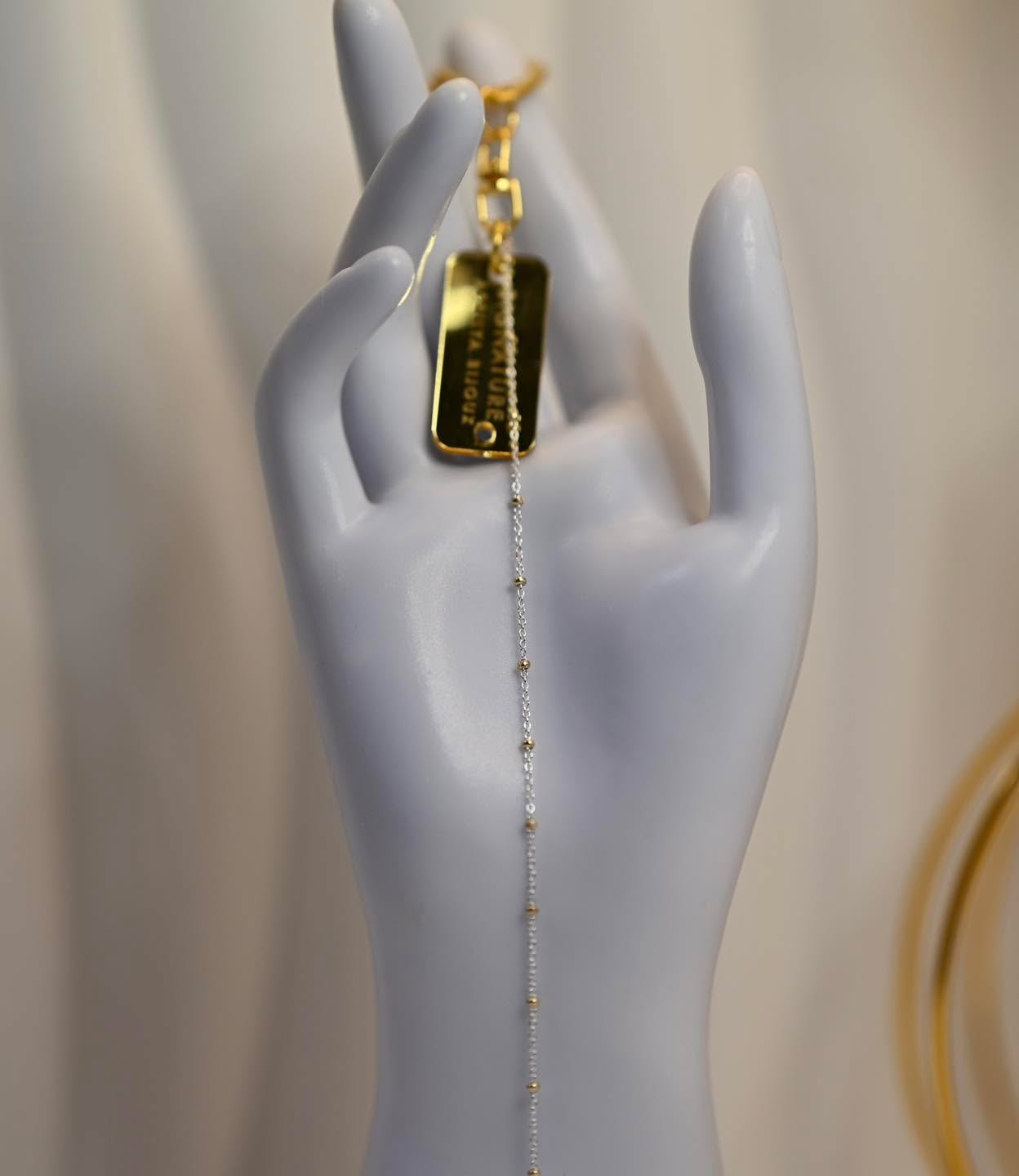 ✨ Chaîne Signature Satellite ✨
Délicate, lumineuse et déjà incontournable…
Notre chaîne signature satellite, en or rempli et en argent 925, est disponible pour la création de votre bijou personnalisé sans fermoir.
Sa finesse et ses petites perles dorées en font l’une de nos chaînes préférées, parfaite pour des créations élégantes, sobres et durables.
Un véritable coup de cœur pour celles qui aiment les détails discrets qui subliment chaque tenue ✨
💛 Quelle création aimeriez-vous voir avec cette chaîne ?
#bijoux #aprilyabijoux #permanentjewelry #bijouxpersonnalises #charlevoix