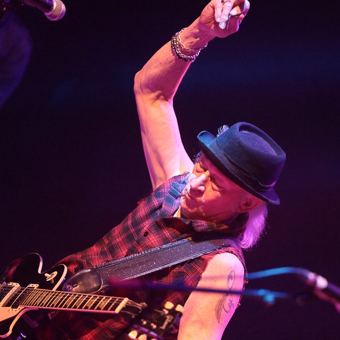 Snap Review - Stray at The stables Theatre.
Del Bromham’s Stray arrived at the famous Stables Theatre and delivered a stunning set that confirmed their status as a classic rock band.
Diverse, devilish and downright brilliant, the band superbly performed their legendary back catalogue of tunes to a full and very appreciative house.
In word, the band were Living the Dream!
More photos on the link : https://www.dowhatinmk.co.uk/post/snap-photo-review-del-bromham-s-stray-arrived-at-the-famous-stables-theatre-and-delivered-a