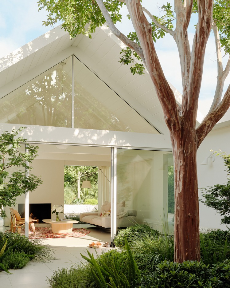 Inspiration- Architecture
Architecture by Ryan Leidner Architecture @ryanleidner
📸 Photography by Joe Fletcher
.
.
.
.
.
Les inspirations qui nous émerveillent:
#johnpawson #miesvanderrohe #richardneutra #peterzumthor #marcelbreuer
#airesmateus #linabobardi #lecorbusier #louiskahn #alvarosiza
#minimalarchitecture #modernarchitecture #modernism #modernistarchitecture
#brutalism #contemporaryarchitecture #minimalistdesign
#architecturalphotography #designinspiration
#architecture #instaarchitecture #archilovers
#architecturefrance #architectureparis