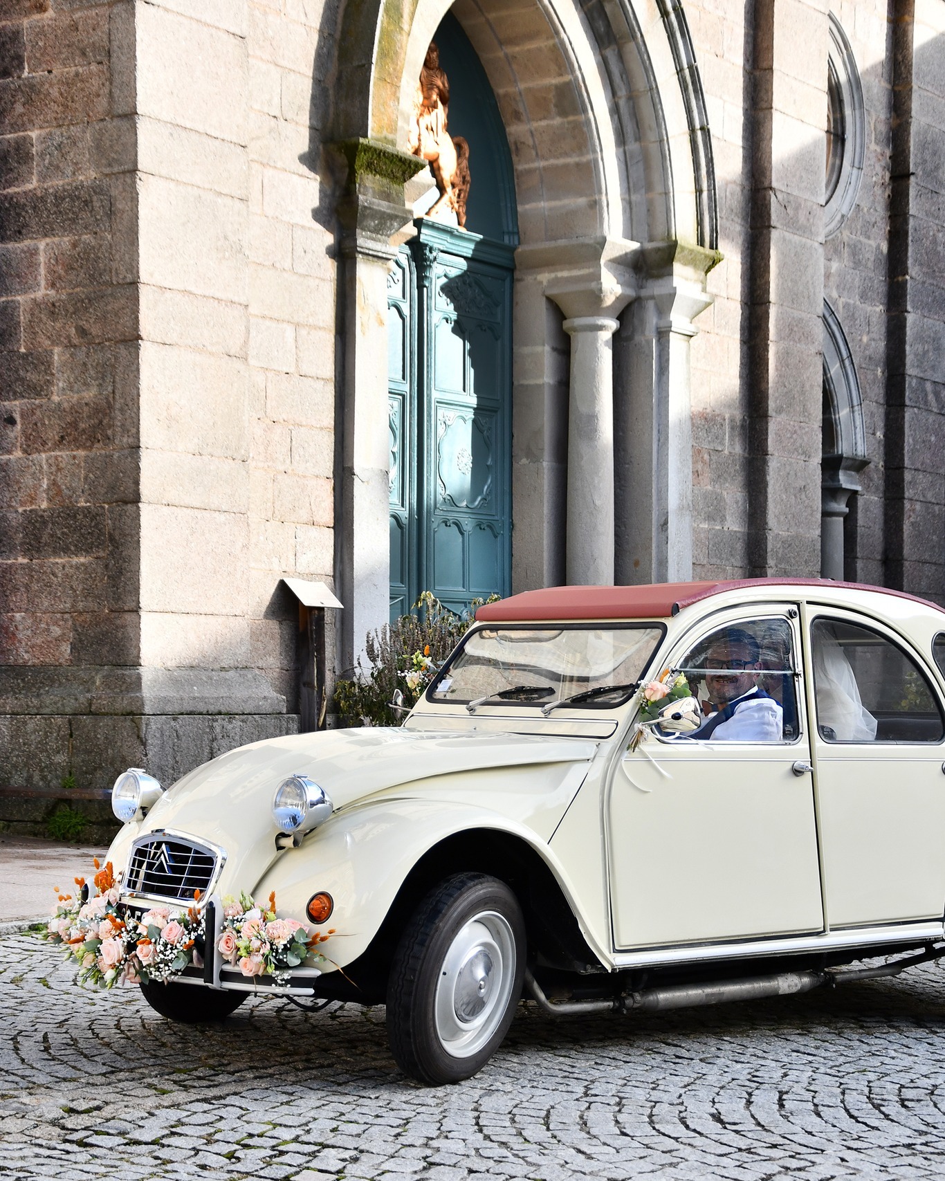 Tu te maries en 2027 et tu recherches ton photographe pour capturer chaque moment de cette journée inoubliable ?
Je travaille en mode reportage pour avoir des images authentiques qui font ressortir le moment présent et l'esprit naturel de ton mariage.
Si tu te reconnais dans ce travail, je t'invite à me contacter, c'est le moment de réserver pour la saison prochaine !
Je m'appelle Kristell et je capture vos moments de vie ❤️
Infos/Résas:
www.ateliercerfvolant.fr
ateliercerfvolant@gmail.com
Loire / Rhône / Haute-Loire
#weddingphotography #weddingdayphoto #weddinginspiration #mariage2027 #mariage2026 #mariagesaintetienne #mariageloire #photographemariagesaintetienne #futurmariee #weddingday