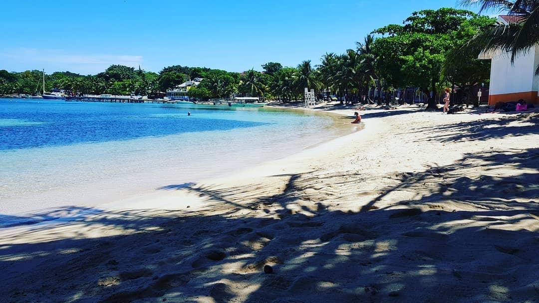 This is West End Beach on an empty day. There is usually a lot more people here but its a great spot to relax, have some coffee, or some Gelato and take in the view and peace of relaxation at the beach. #westend #realdeal #gelato #familyfun #privatetours