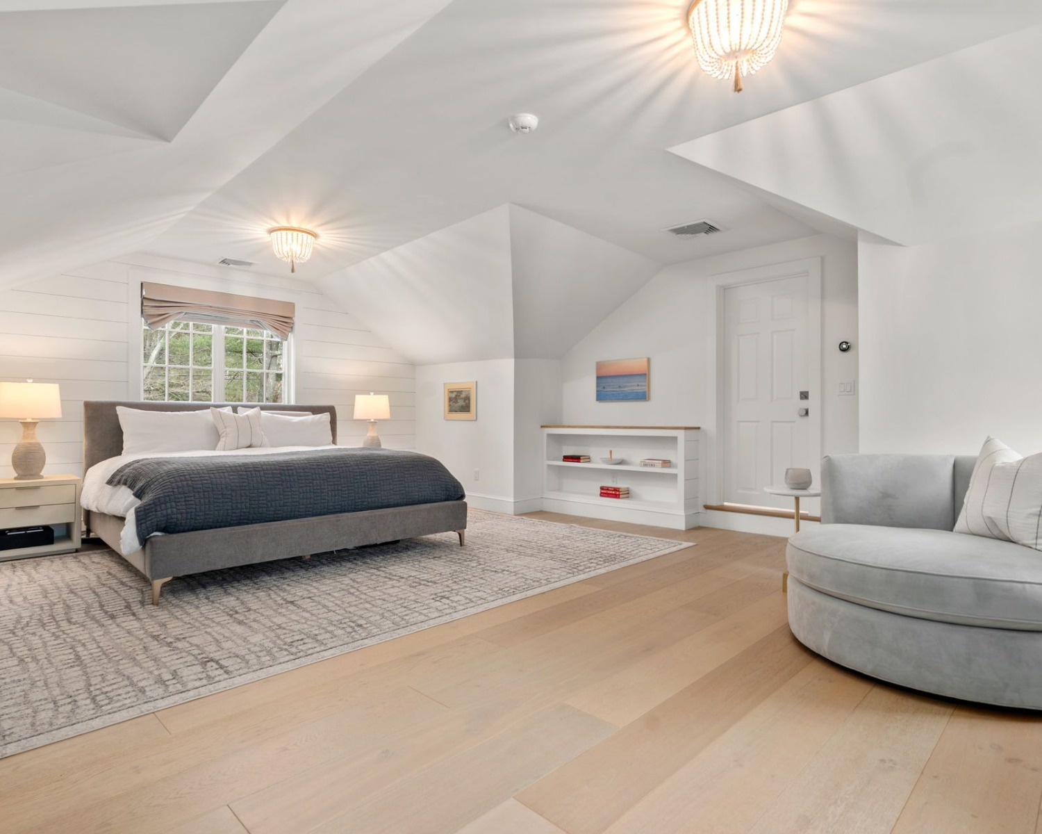 The primary suite at 389 Grove Street isn’t just a bedroom, it’s its own private retreat.
Dual baths, dedicated dressing spaces, and flexible office areas create room for both privacy and productivity. Whether you work from home, need quiet space, or simply want a true escape at the end of the day, this layout adapts beautifully to real life.
Luxury isn’t just about finishes – it’s about how a home functions for you every day.