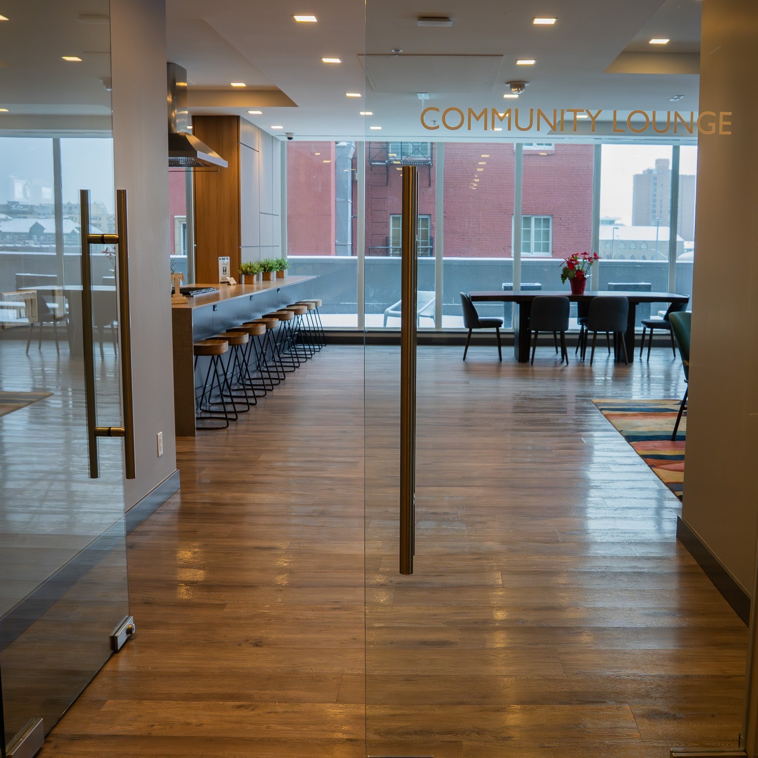 The Community Lounge at Upten is the perfect place to relax and enjoy time with your friends. It’s warm, inviting space is designed for gathering, celebrating, or just hanging out.
You can also book the lounge for any event, making it an ideal spot for birthdays, game nights, or private get‑togethers.
#upten #downtowncalgary #cityviews #apartmentliving #calgaryrentals #beltlineliving #modernrentals