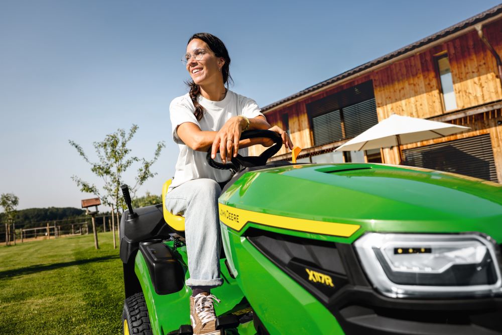 💚 John Deere X100 seeria murutraktorid on saanud värske ilme ja praktilised uuendused, sh er....
