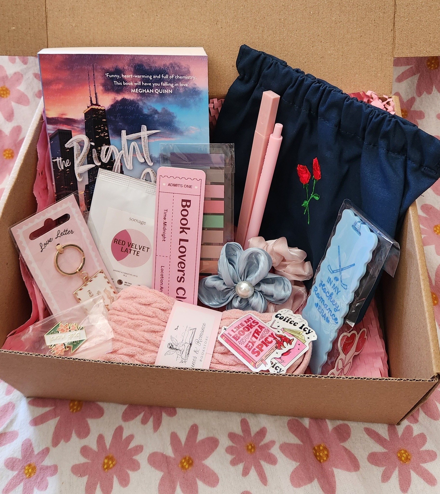 Deluxe book box!
Sports romance ✅️
Self care goodies ✅️
Yummy treat ✅️
Bookish merch ✅️
More time to read while the kids are trainning at winter sports ✅️
Get your box today! Want the whole Windy City series by @liztomforde.author ?
Message us to get it in a custom book box!
https://www.runesandromance.store/product-page/mile-high-by-liz-tomforde
#liztomforde #windycityseries #milehigh #sportsromance #booktok #runesandromance #smallbusinessinperth #supportlocalbusiness #smallbusinessbigdreams #australiasmallbusiness #smallbusinessonline #wrappedwithlove #morethanabook #bookgifts #cozyreads #readingvibes #booksmakemehappy #bookishlove #booklovers #bookstgram #bookadict #TBRProblems #tbrpile