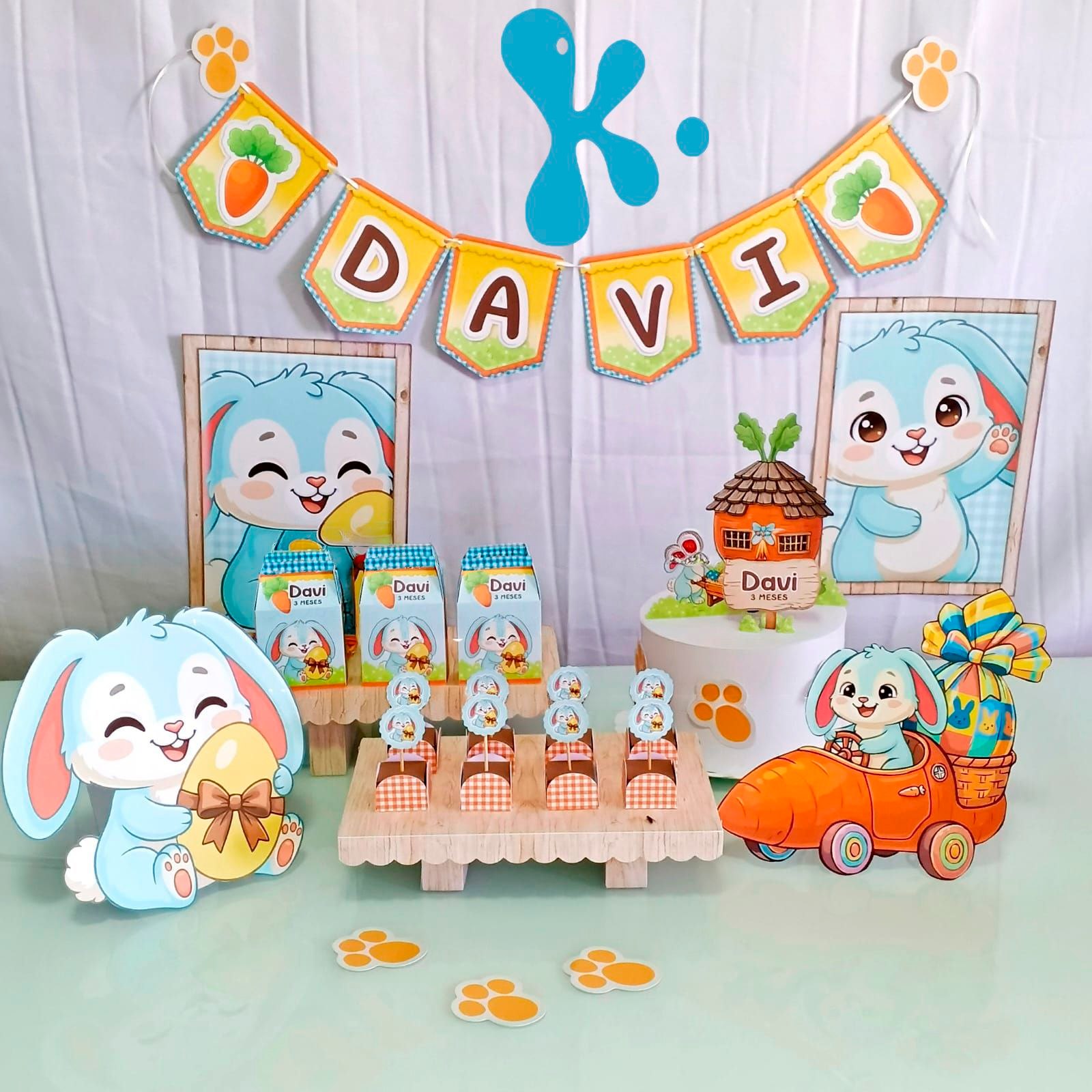 Kit de Páscoa Coelhinho 🐰🥕
A Páscoa pode ser simples… mas também pode ser mágica para as crianças.
Este Kit de Páscoa Personalizado com Coelhinho foi pensado para criar uma mesa cheia de encanto, cores suaves e personagens adoráveis que fazem os miúdos sorrirem assim que entram na festa.
O coelhinho, as cenouras, as patinhas e os detalhes delicados transformam qualquer cantinho da casa numa pequena festa de Páscoa cheia de alegria.
E o melhor: tudo é personalizado com o nome da criança, tornando o momento ainda mais especial.
No kit encontra tudo para montar uma mesa temática sem complicações:
✨ Bandeirola personalizada
✨ Cartazes decorativos
✨ Figuras grandes para a mesa
✨ Topo de bolo
✨ Caixinhas para doces
✨ Toppers para cupcakes
Perfeito para:
🐣 Festinhas de Páscoa em casa
🐣 Sessões fotográficas
🐣 Surpresas para os mais pequenos
🐣 Momentos especiais em família
Porque as memórias mais bonitas da infância muitas vezes começam numa mesa simples… feita com carinho.
👉 Descubra este kit no site.
https://www.kidsart.com.pt/product-page/kit-de-p%C3%A1scoa-personalizado-infantil-com-coelhinho-decora%C3%A7%C3%A3o-de-mesa
#PáscoaInfantil
#DecoraçãoDePáscoa
#FestaDePáscoa
#PáscoaComCrianças
#FestaInfantilPortugal
#MesaDePáscoa
#DecoraçãoInfantil
#KidsArt
#FestaPersonalizada
#MãesDePortugal