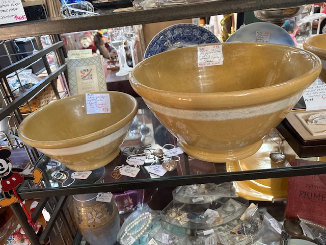 Start your weekend off with a trip to Full Moon!!
Full Moon's Vintage Village
835 Lafayette Rd
Route 1
Hampton NH 03842
open 10am-6pm ---------closed Tuesday
(we are the red building and barn between Best Tile &The Community Oven
#ryenh #seacoastnhshopping #portsmouthnh #newenglandantiquetrail #northhamptonnh #nhsmallbusiness #nhantiques #amesburyma #exeternh #yardsalesnh #newburyportma #newenglandantiques #besttile #hamptonnh #seabrooknh #salisburyma #wardtonerecords #kingstonnh #grovelandma #yorkme #wsca1061fm #westnewburyma #NewingtonNH #dovernh #rochesternh #kingstonnh #grovelandma #yorkme #wsca1061fm #westnewburyma