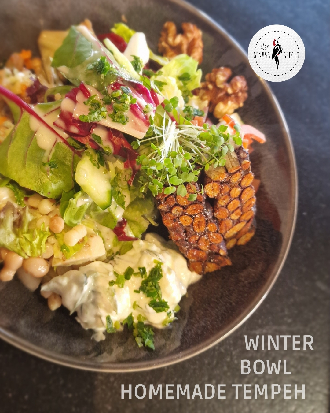 Bunt, gesund und voller Geschmack. 🥗✨
Unsere Winter Bowl mit homemade Tempeh bringt frische, knackige Zutaten und herzhaften Genuss perfekt zusammen. Knackige Salate, feine Toppings, cremige Komponenten und dazu unser hausgemachter Tempeh – nussig, würzig und richtig sättigend.
Genau das Richtige für alle, die es leicht, aber trotzdem richtig g’schmackig mögen. 🌱
#WinterBowl #Tempeh #Hausgemacht #HealthyGenuss #VegetarischGenießen #BowlLove #EhrlichGekocht #EinfachGuad #RegionalGenießen #ÖsterreichischeSchmankerl #AustrianFood #Alpenküche #AlpenKulinarik #AlpinKitchen #VeggieKüche #Vegetarisch #Soulfood #GoodFoodGoodMood #Foodlover #Catering #Streetfood #Foodtruck #Foodtrailer #derGenussSpecht #Bistro #SanktJohannImPongau #Pongau #SalzburgerLand #SalzburgSchmeckt