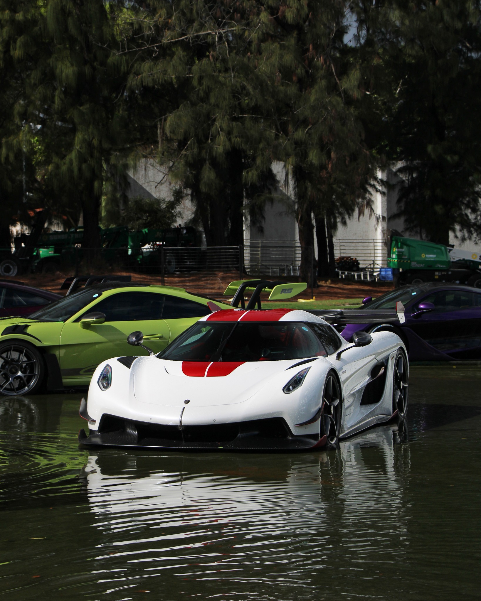Crazy storms at ModaMiami made for some great photos after the skies cleared. Here’s a multimillion-dollar Koenigsegg Jesko out on the rain-covered showfield 📸
StephenCookMedia.com
#modamiami #modamiami2026 #koenigsegg #koenigseggjesko #koenigseggs #miami #miamifl #miamiflorida #supercar #supercars #exoticcar #exoticcars #hypercar #hypercars #luxurycar #luxurycars #luxurylifestyle #luxurylife #luxurystyle #luxurygram #luxuryliving #luxurygoals #luxuryvibes #scm2178 #modaevents #miamilife #miamilifestyle #coralgables #thebiltmoremiami #thebiltmorecoralgables @modaevents_official