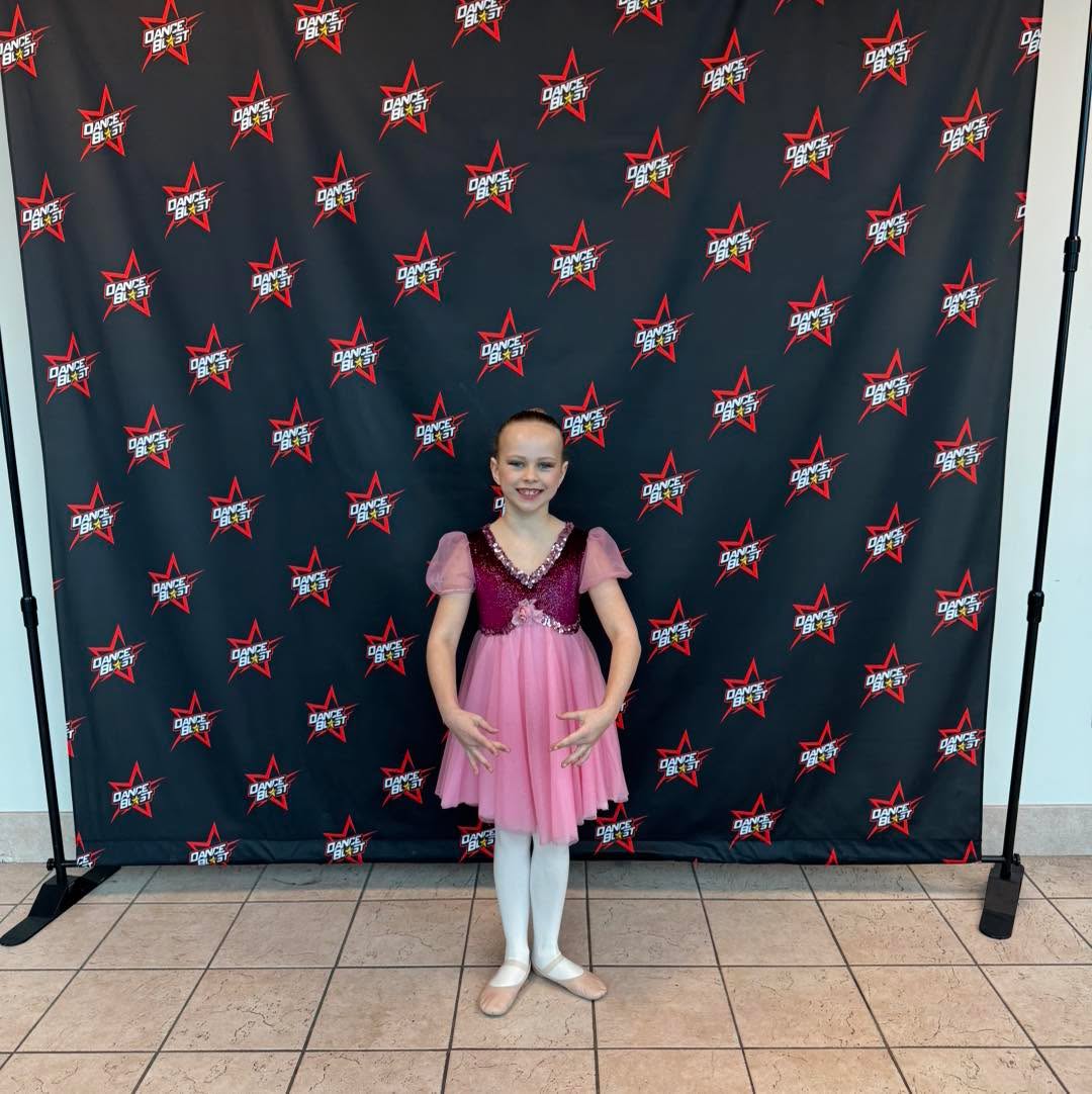 Congrats to Harper and Pyper for receiving awards for their solos: ⭐️ Pyper received Adjudicator’s Choice for her Jazz solo and ⭐️ Harper received Most Outstanding Ballet solo age 7-8! 🤩 #balletnallthatjazz