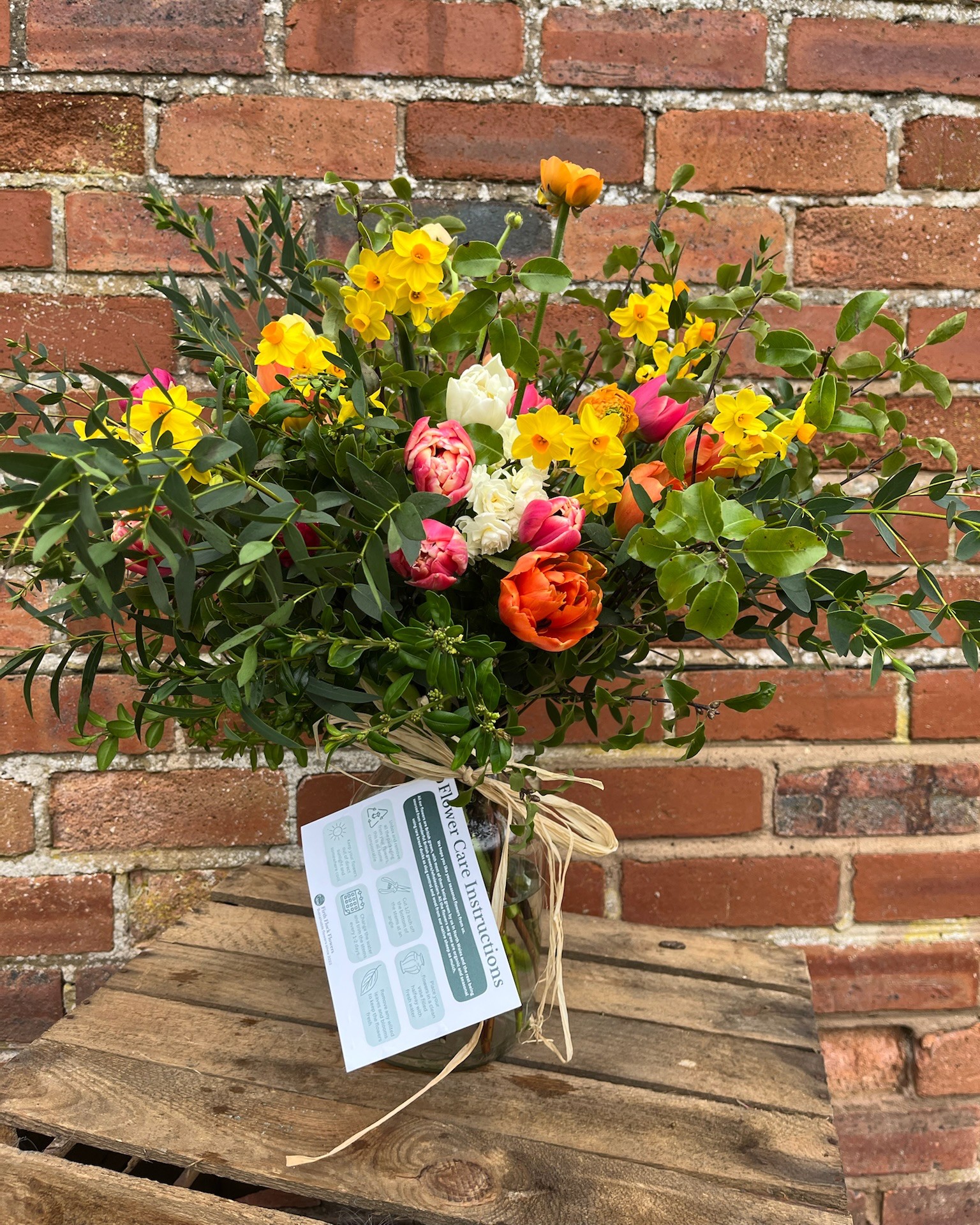 Sunshine in a vase ☀️🌿
Golden narcissi dancing above ruffled tulips, all nestled within fresh spring foliage. This is Mother’s Day in full colour.
Every bouquet from Firth Flock Flowers is:
🌼 British grown
🌷 Seasonal
💚 Organic
🐝 Wildlife supporting
No air miles. No imports. Just honest, vibrant spring flowers bursting with life.
Please order early as availability is limited and once these beauties are gone, they’re gone.
Head to our website shop or message us to reserve yours and support your local flower farmer 💛