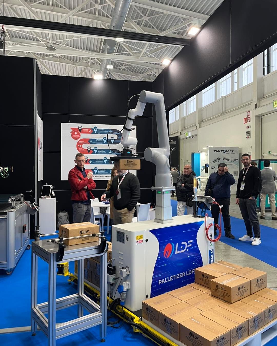 🦾Fiera MECSPE a Bologna
I ragazzi della classe IV del Marconi di Sarsina e Valle del Savio hanno visitato la fiera del comparto per l’industria manifatturiera e tecnologie per l’industrializzazione, accompagnati dai docenti Vecci e Pacini .
Tra gli espositori é presente una ditta del nostro territorio: con piacere abbiamo scambiato un saluto e scattato una foto 📸 #Innovazione #ScuolaTecnica #valledelsavio #Meccatronica #Sarsina